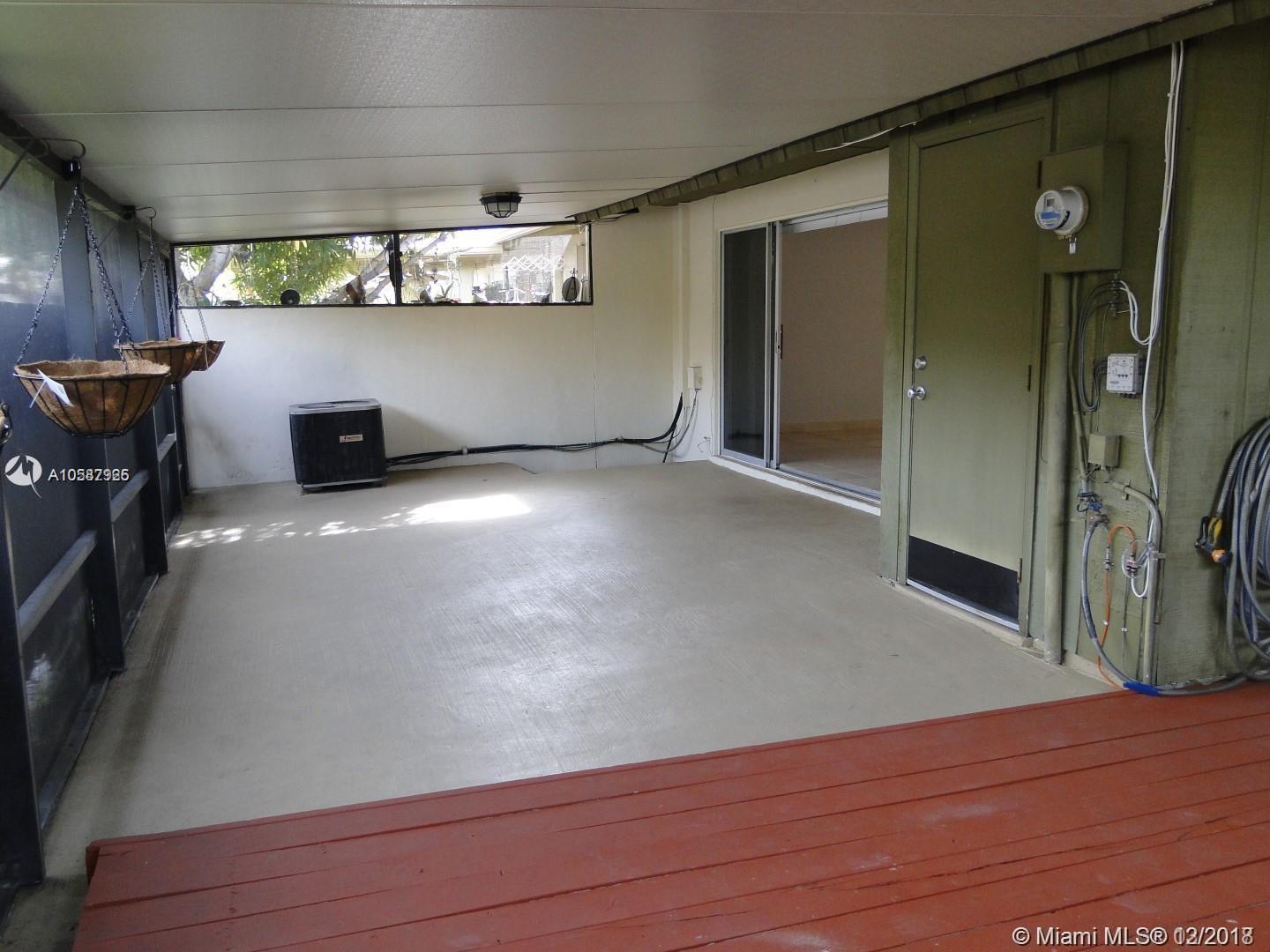 DEVON-AIRE VILLAS SEC 4 - Residential Lease