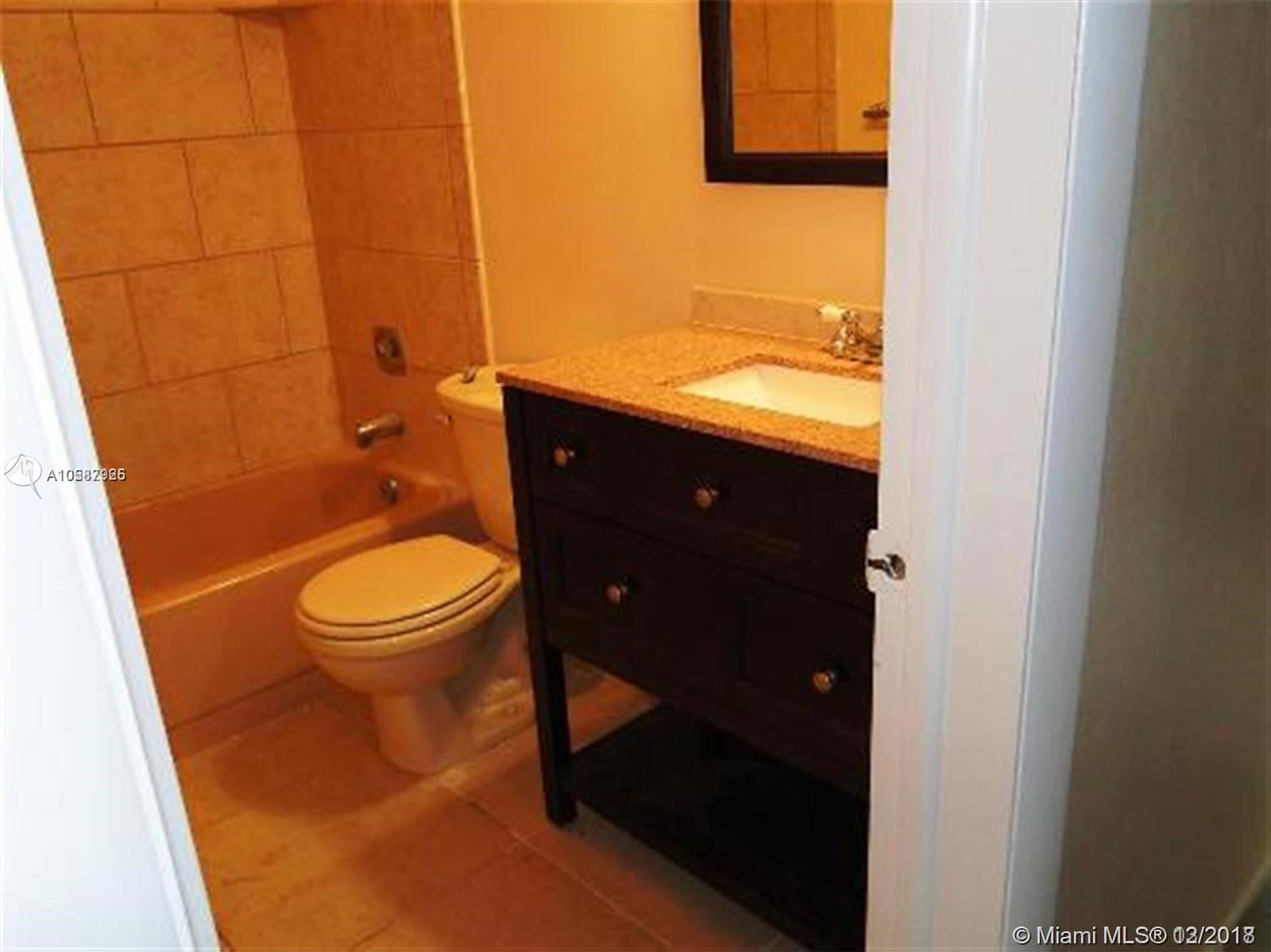 DEVON-AIRE VILLAS SEC 4 - Residential Lease