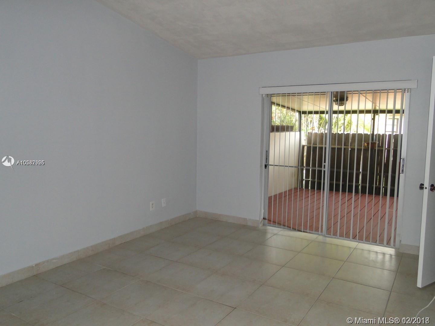 DEVON-AIRE VILLAS SEC 4 - Residential Lease