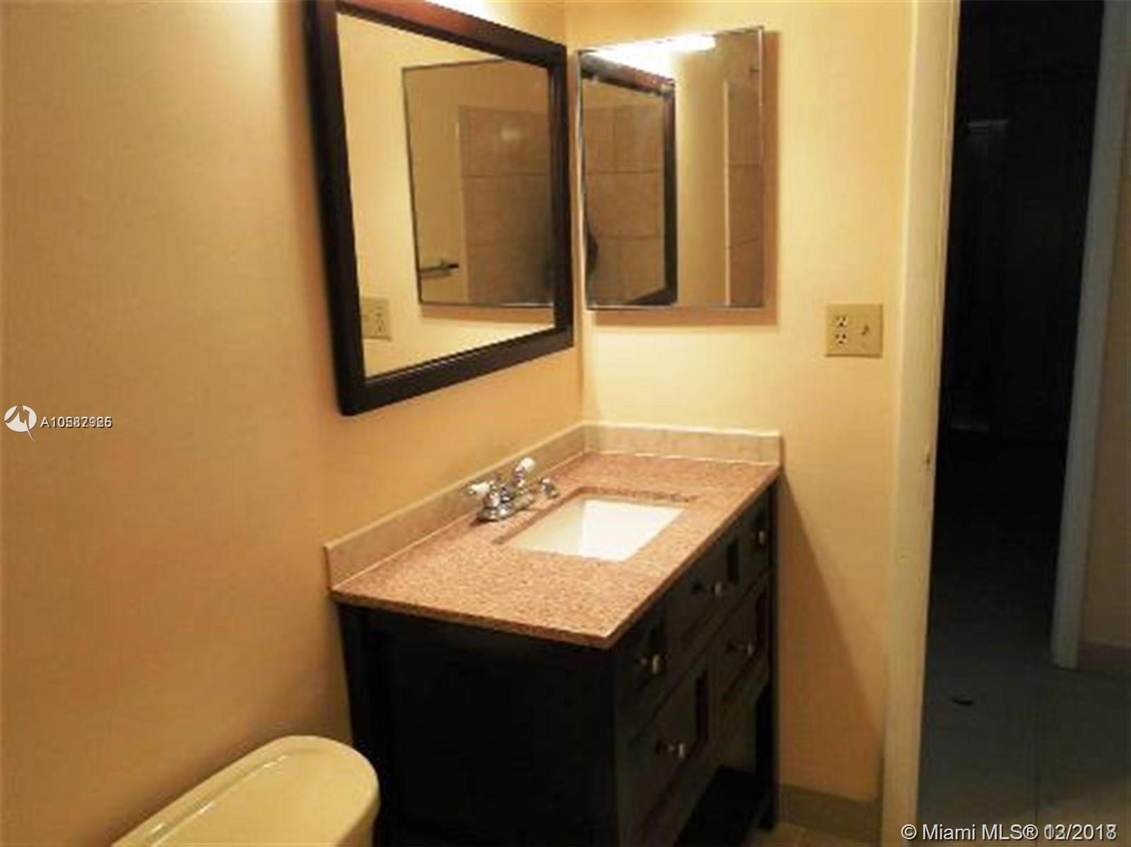 DEVON-AIRE VILLAS SEC 4 - Residential Lease