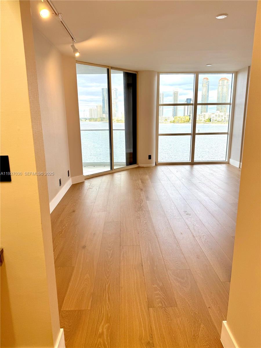 2800 ISL BLVD WILLIAMS IS - Residential Lease