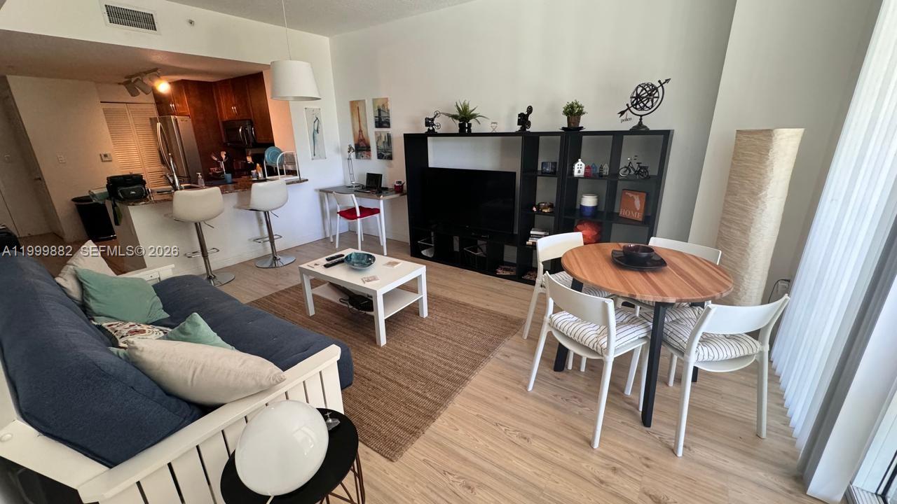 400 N Federal Hwy 215N