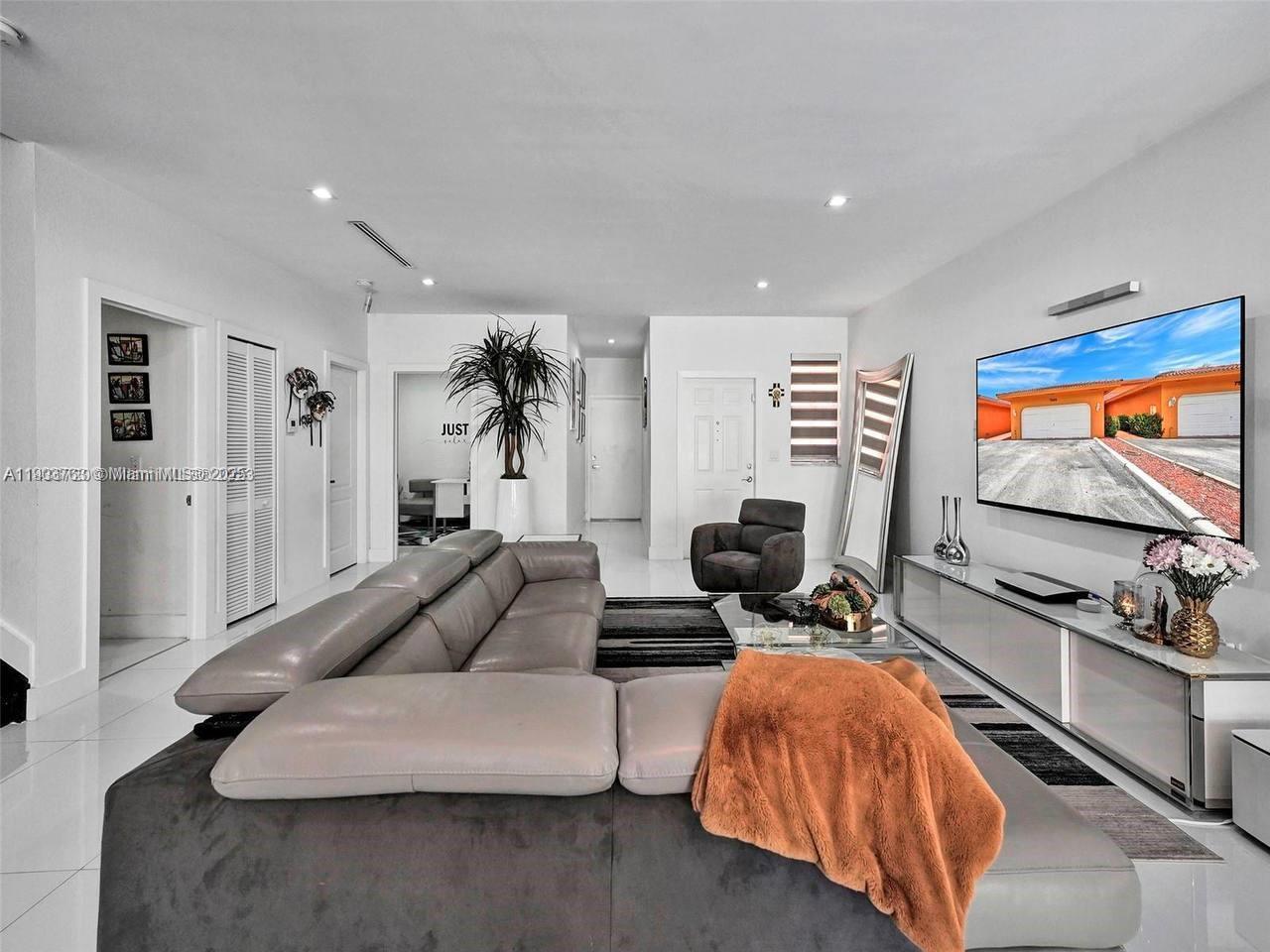 LILANDIA ESTATES CONDO - Residential Lease