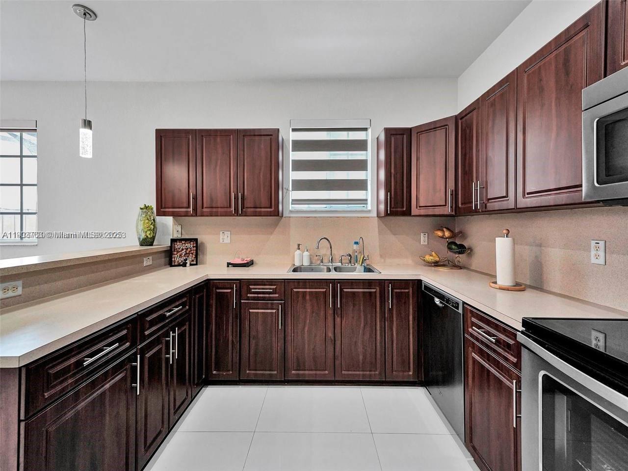 LILANDIA ESTATES CONDO - Residential Lease