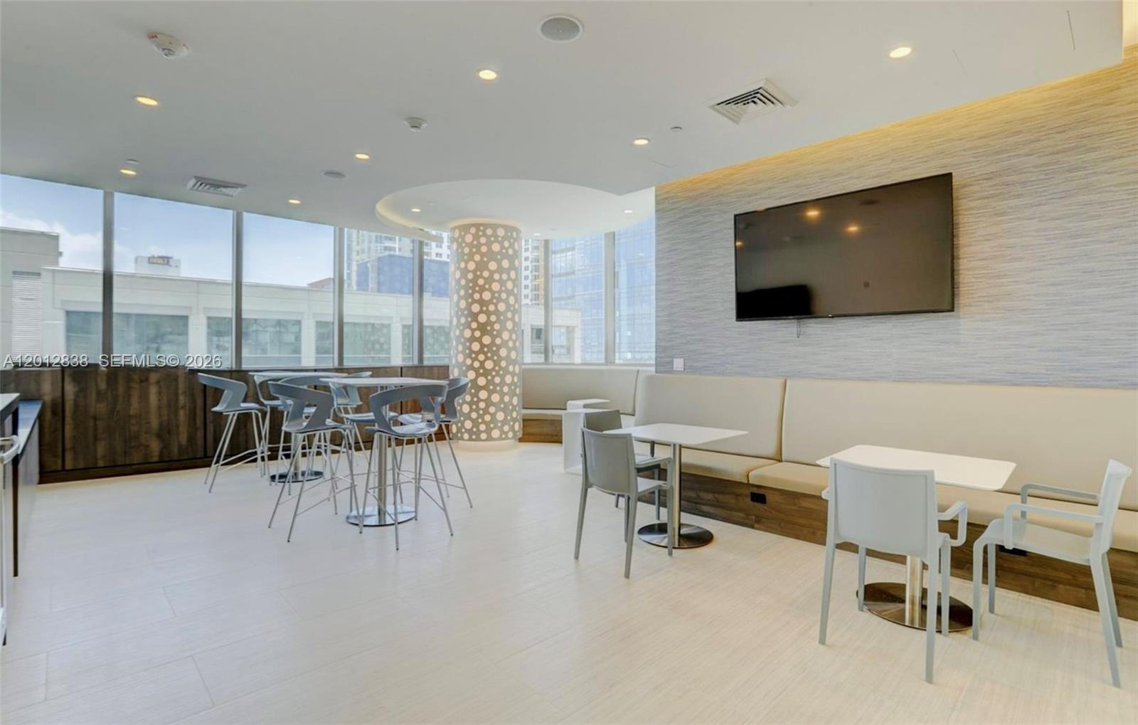 100 LAS OLAS CONDO - Residential