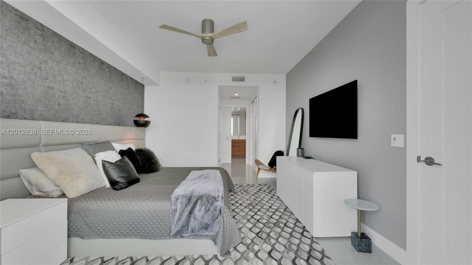 100 LAS OLAS CONDO - Residential