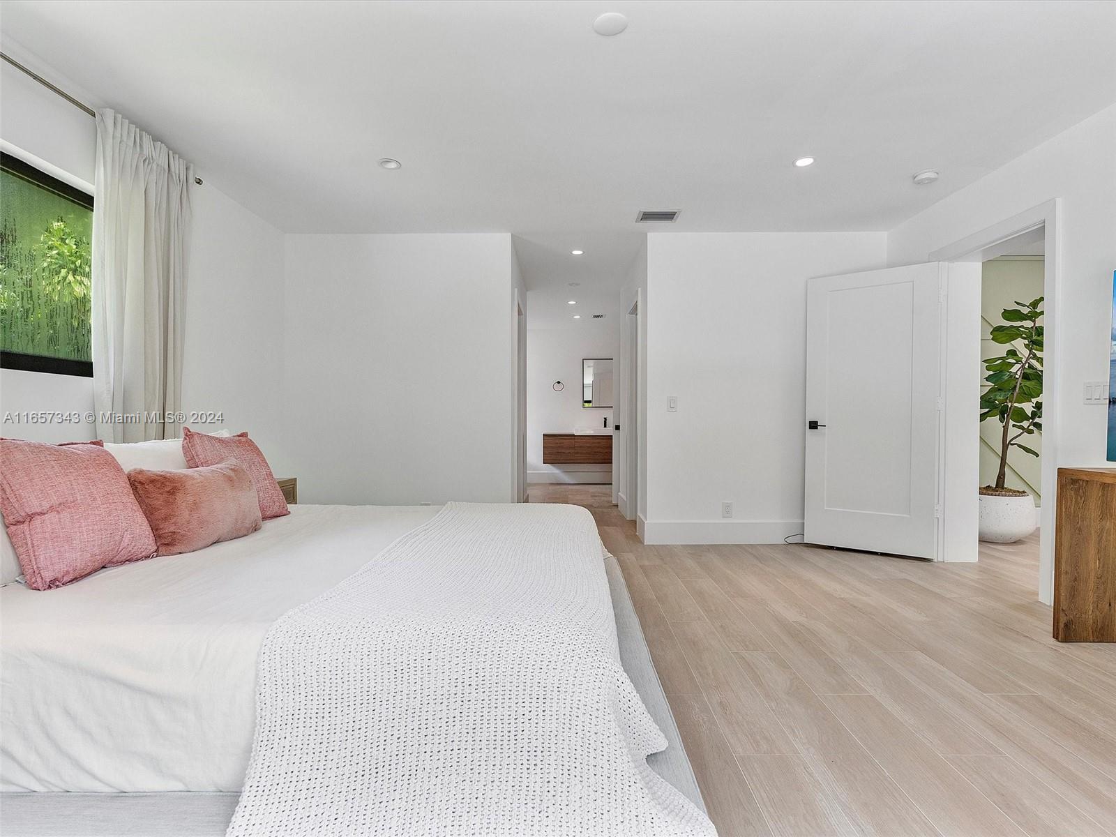 MIAMI SHORES SEC 8 REV - Residential