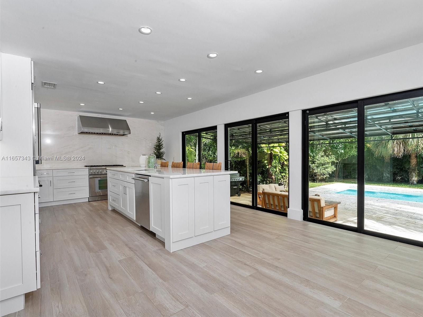 MIAMI SHORES SEC 8 REV - Residential