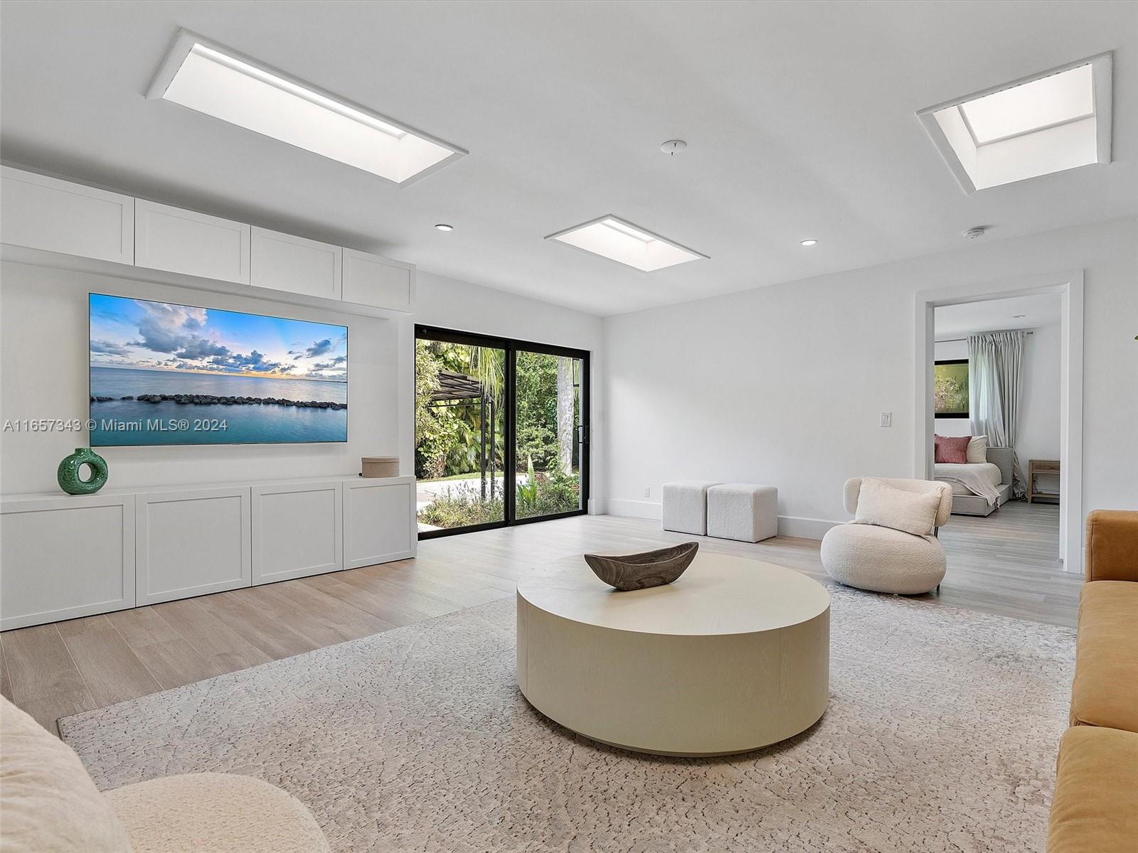 MIAMI SHORES SEC 8 REV - Residential