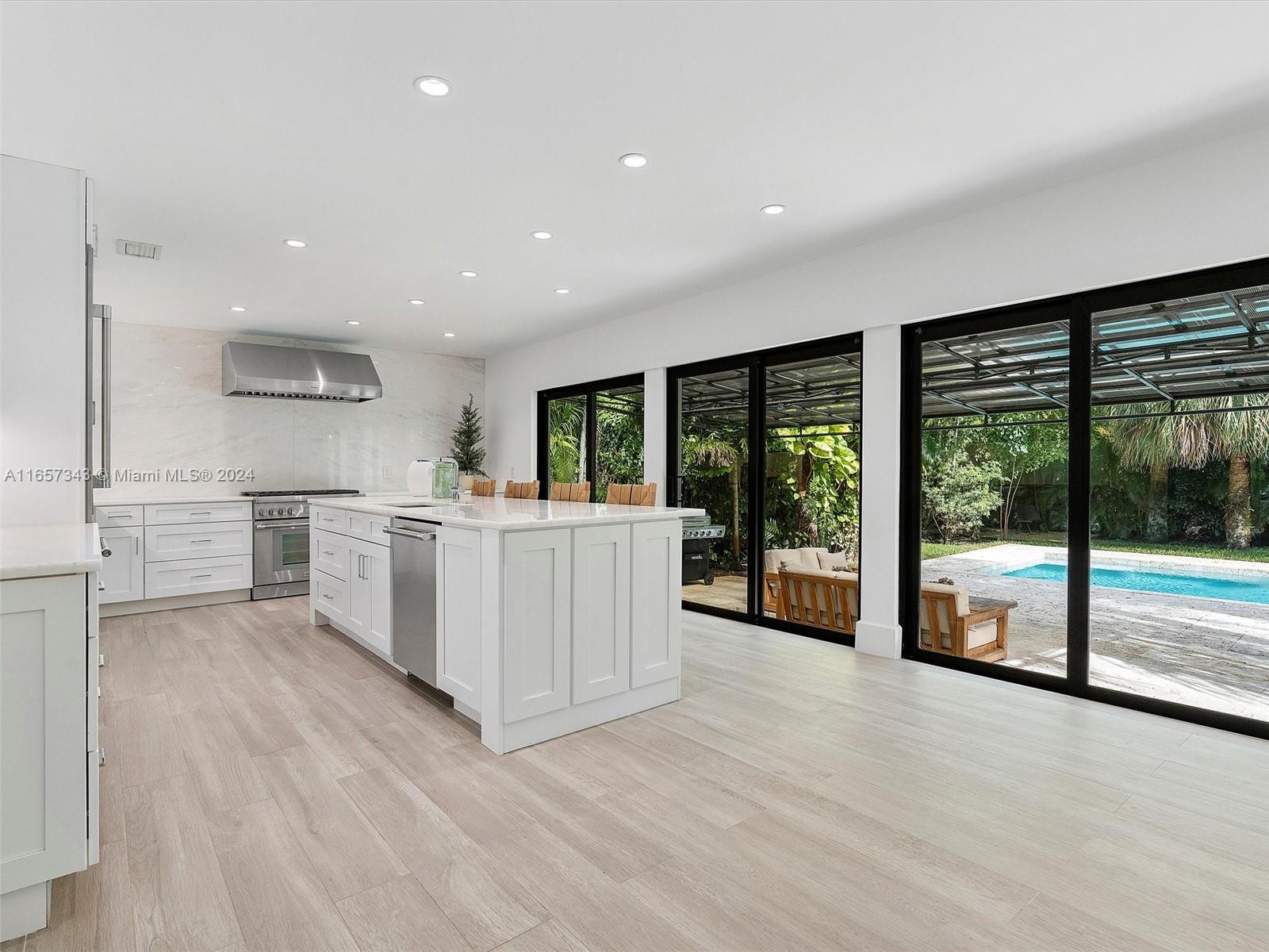 MIAMI SHORES SEC 8 REV - Residential