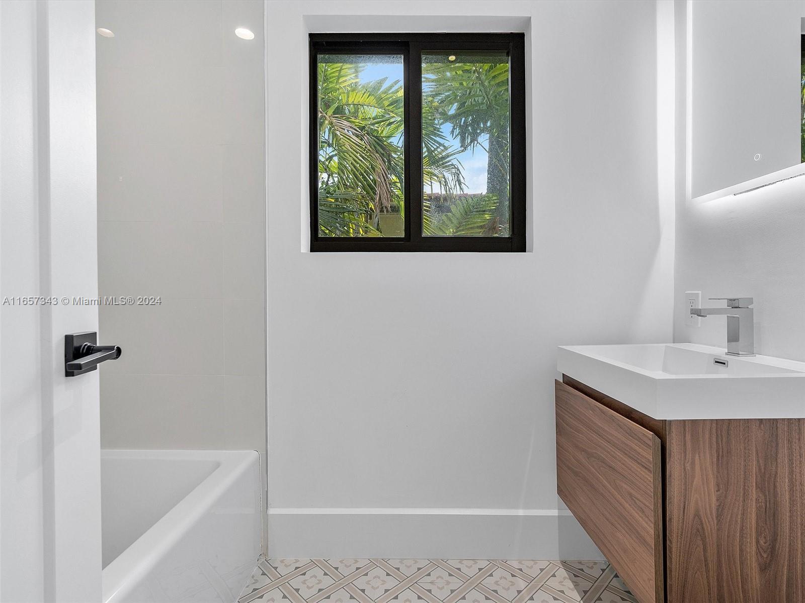 MIAMI SHORES SEC 8 REV - Residential