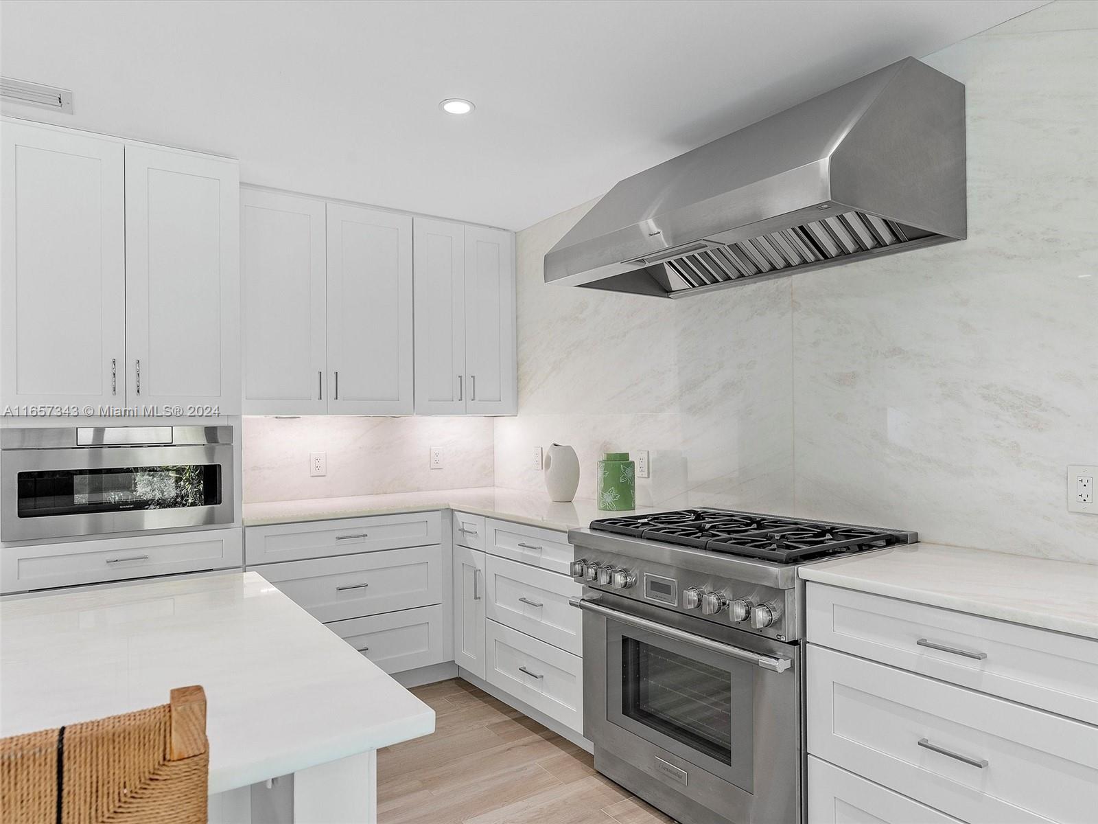 MIAMI SHORES SEC 8 REV - Residential