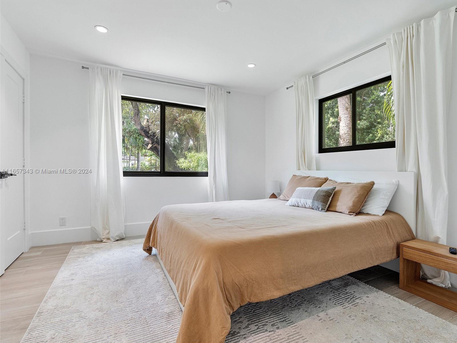 MIAMI SHORES SEC 8 REV - Residential