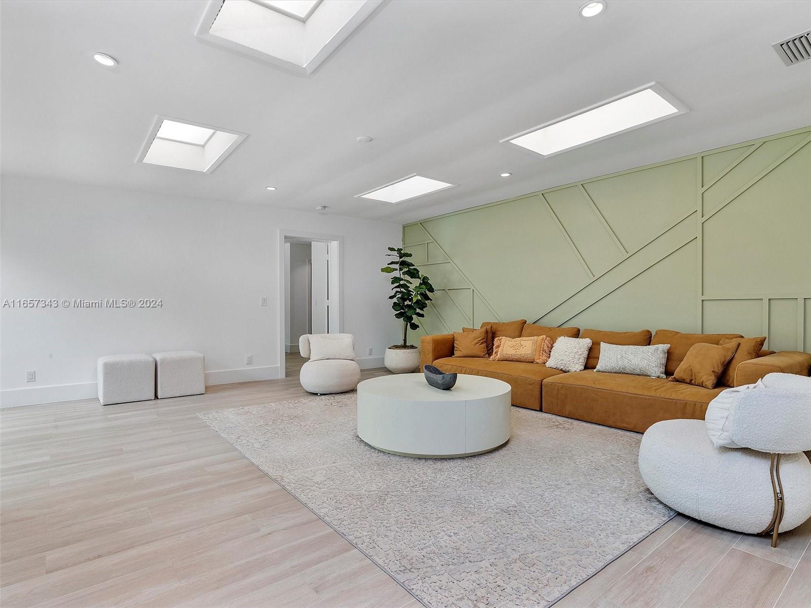 MIAMI SHORES SEC 8 REV - Residential