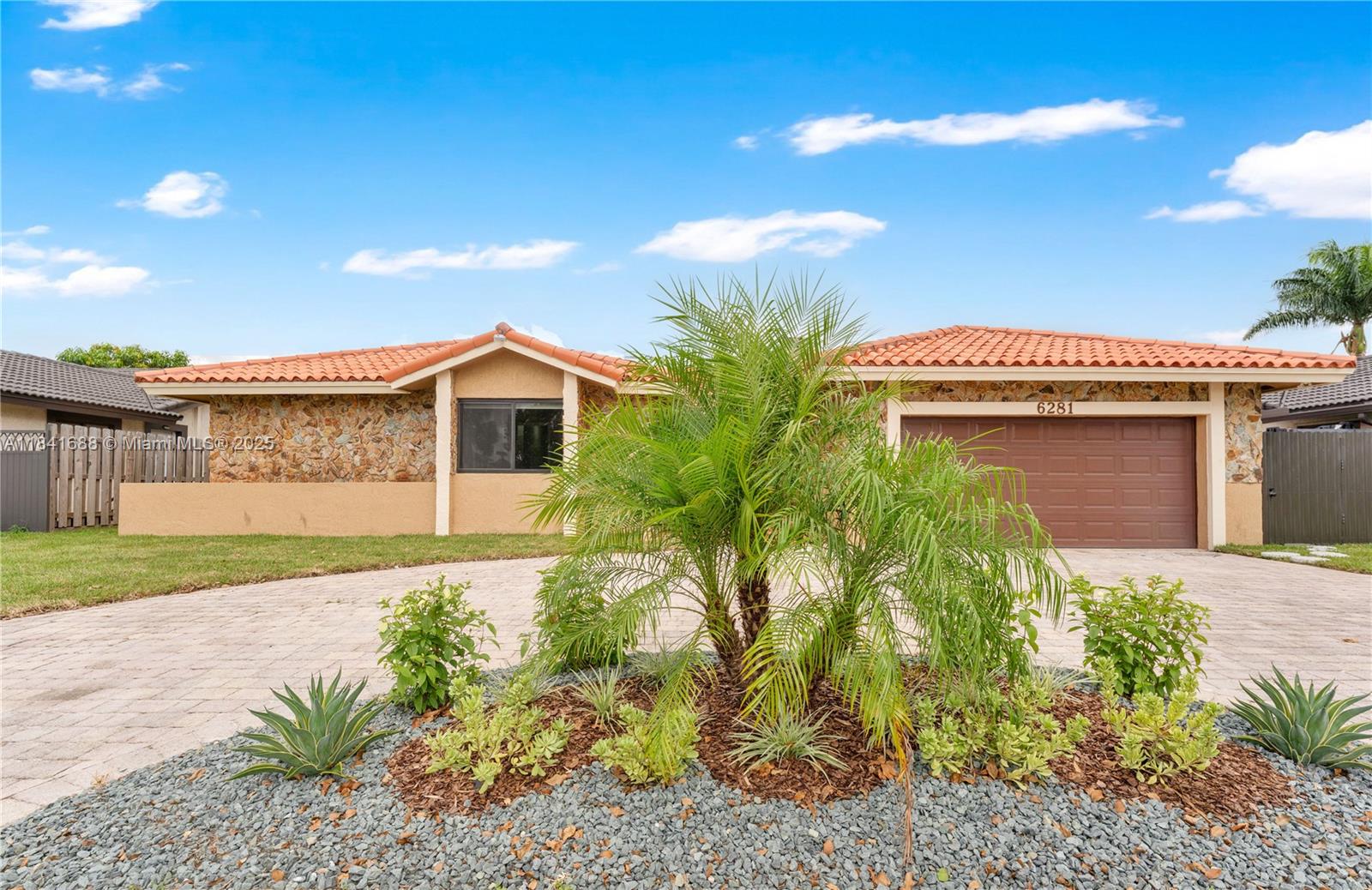 COUNTRY LAKE MANORS SEC 2 - Residential