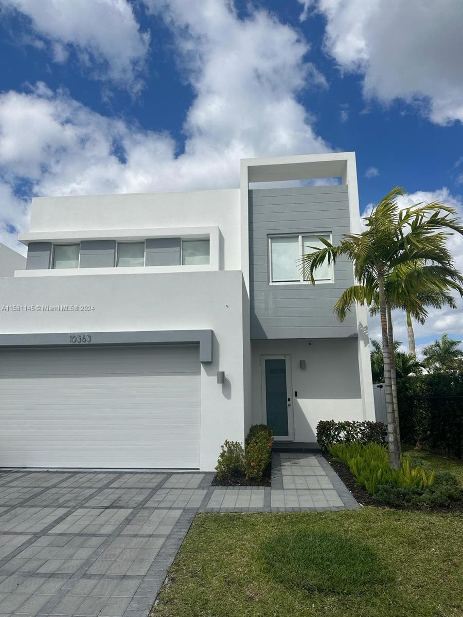 Property for Sale at 10363 Nw 67th Ter Ter, Doral, Miami-Dade County, Florida - Bedrooms: 5 
Bathrooms: 5  - $1,330,000