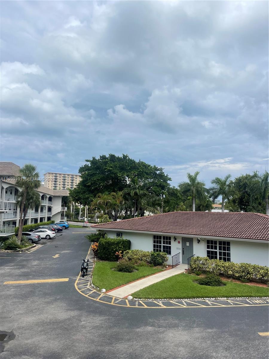 581 Blue Heron Dr 318-B