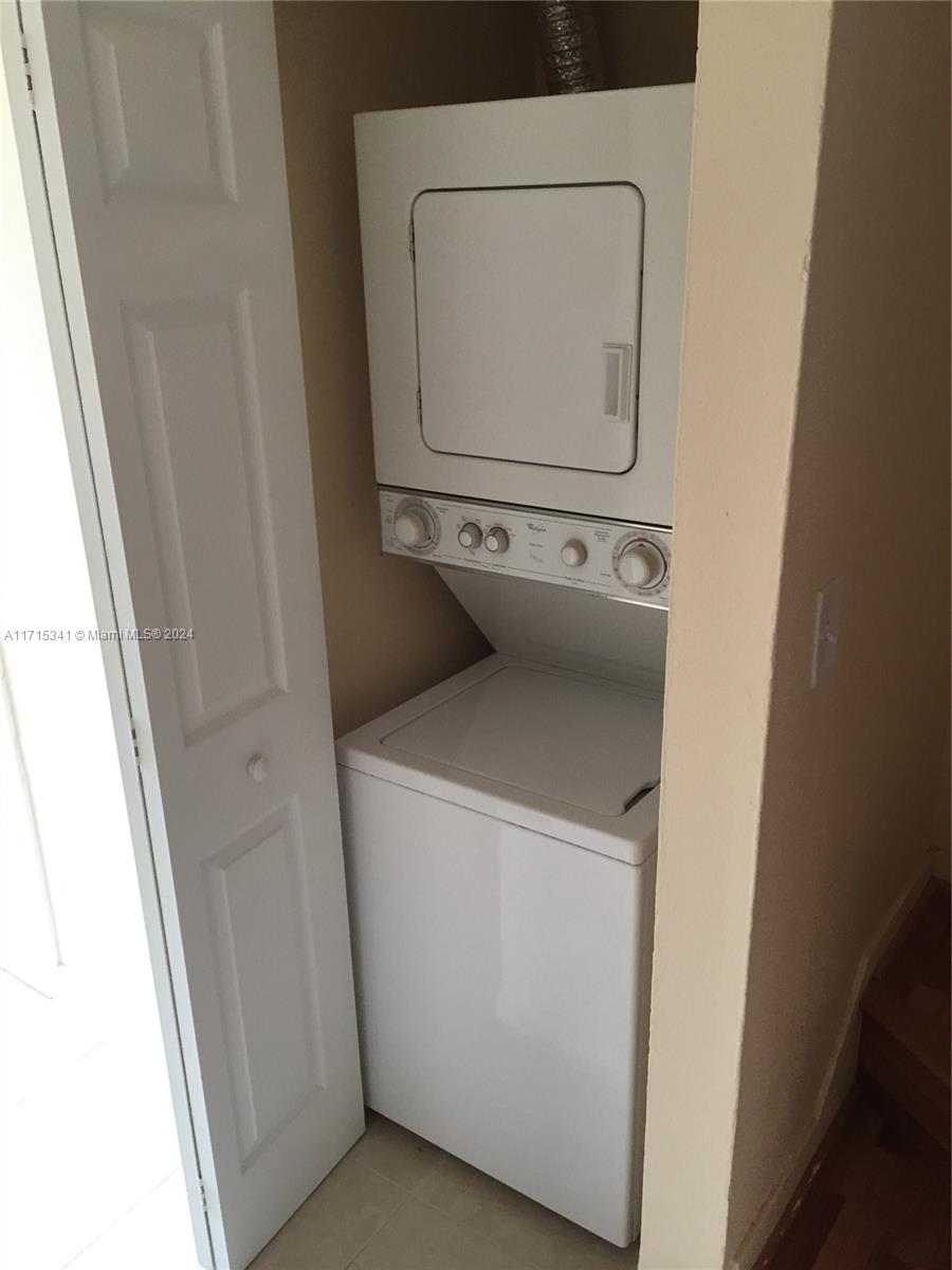 LAKESHORE TOWNHOMES CONDO - Residential