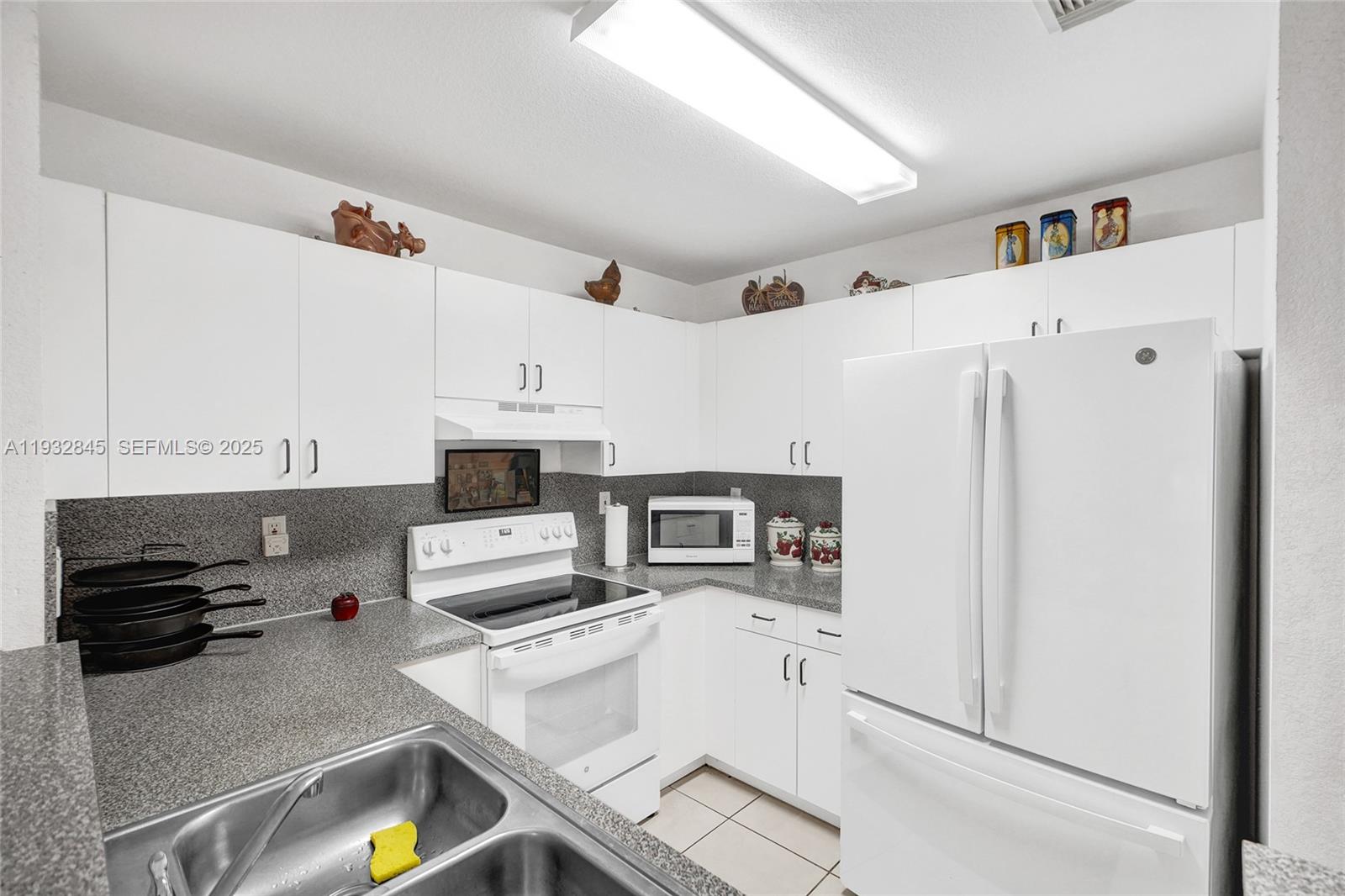 GOLDEN GARDENS SEC 8 - Residential