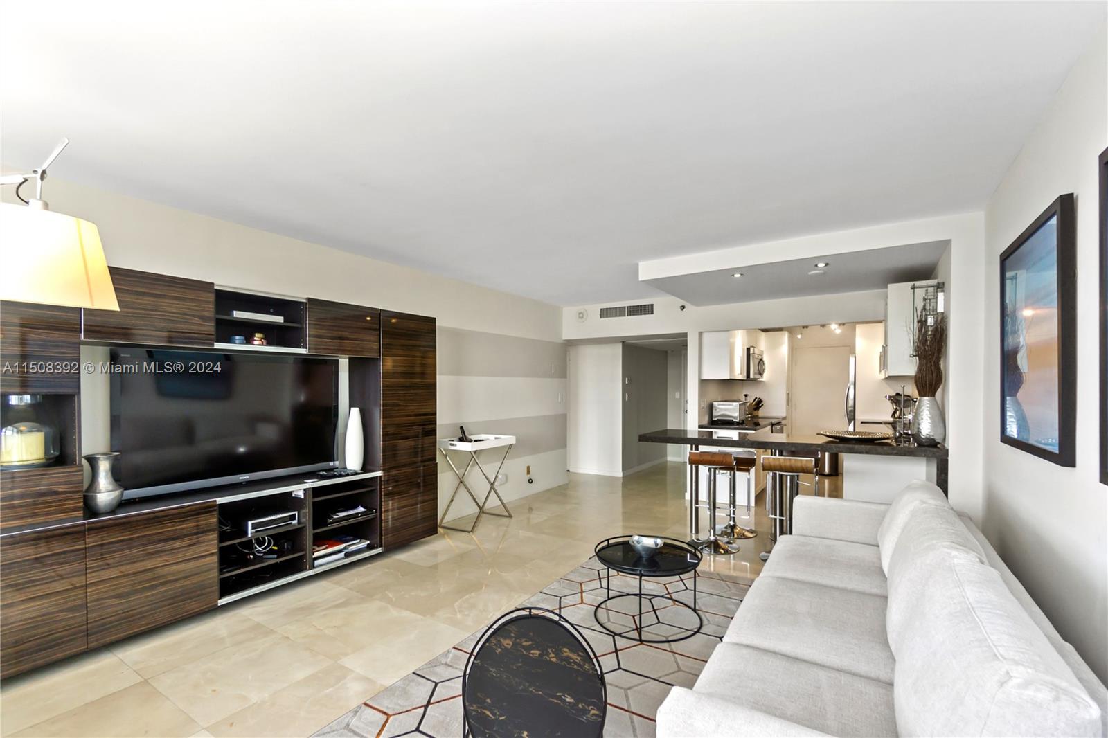 100 Lincoln Rd 1202