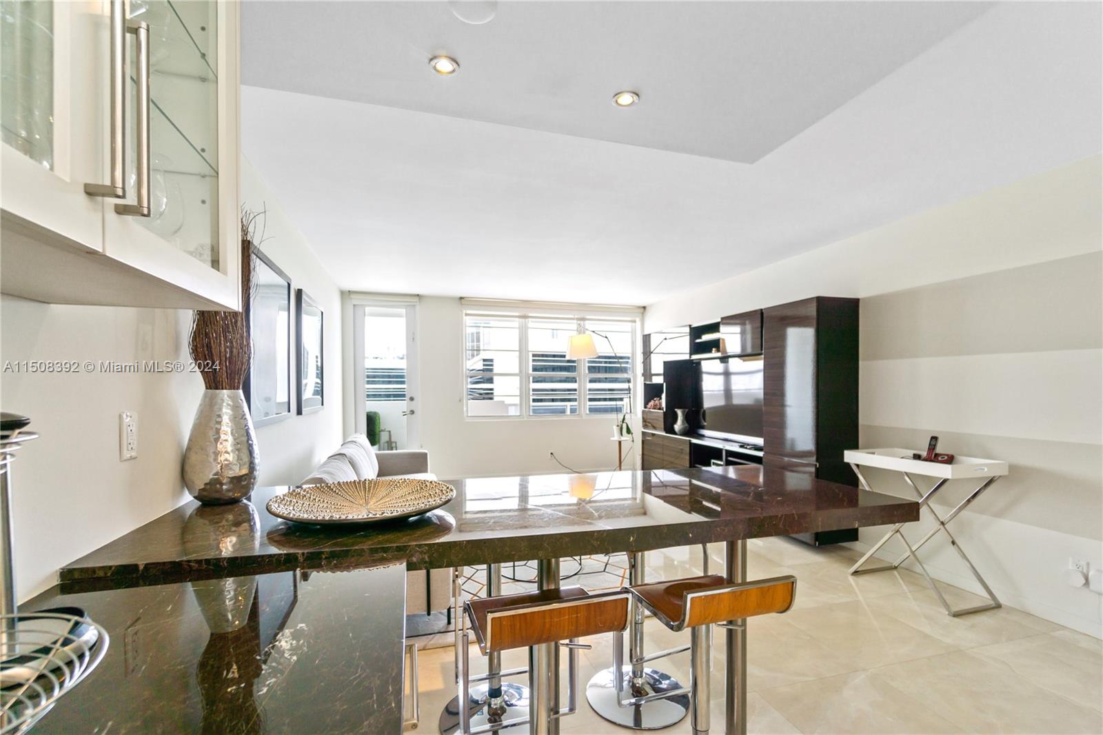 100 Lincoln Rd 1202