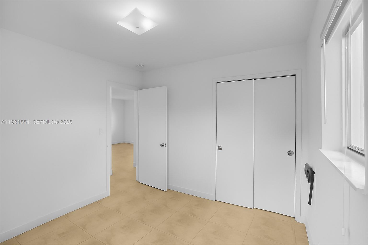 932 MOFFETT CONDO - Residential Lease