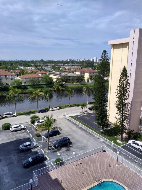 2025 NE 164th St 806 North Miami Beach FL 33162