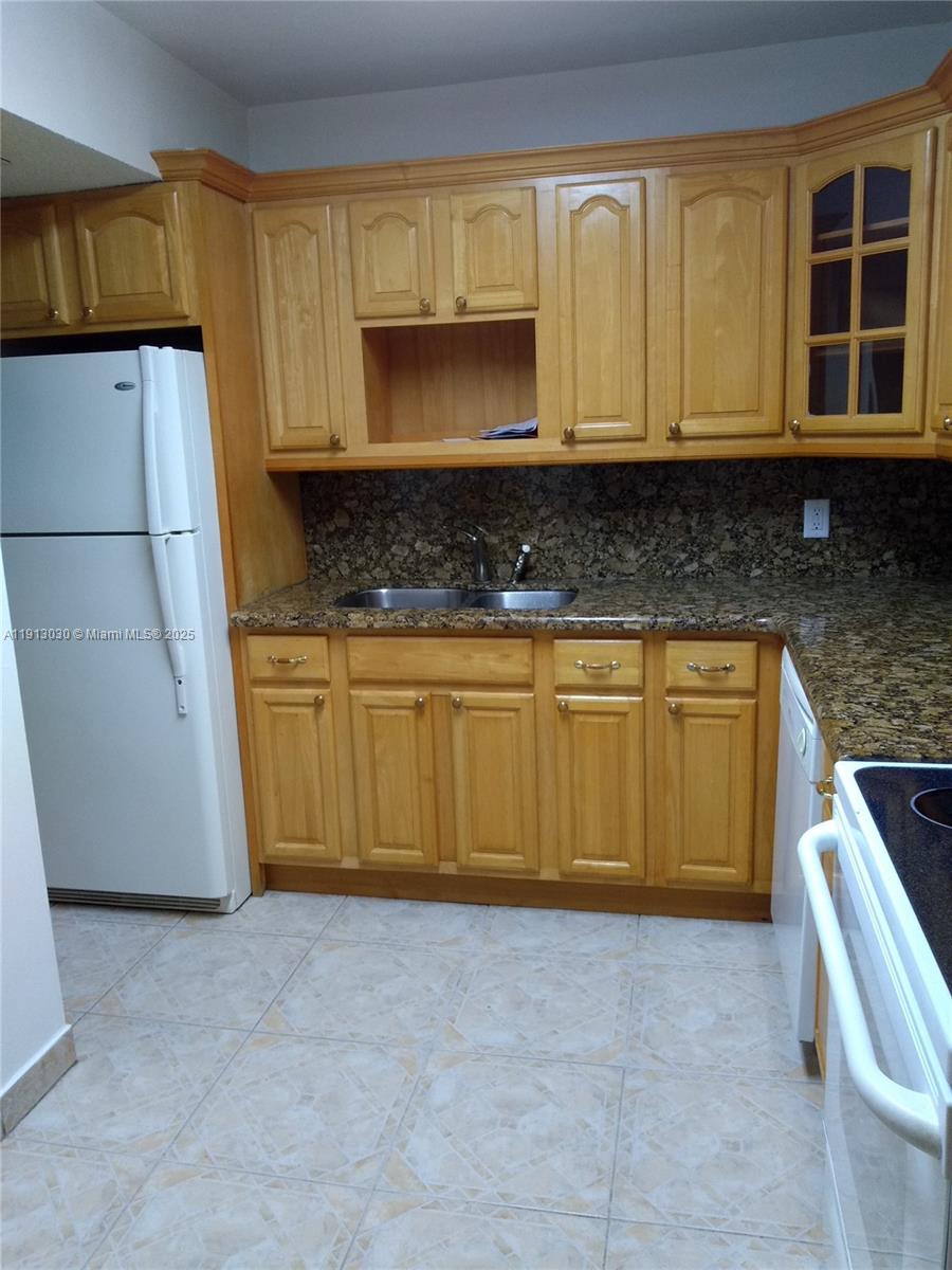 CRESTVIEW TOWERS CONDO - Residential