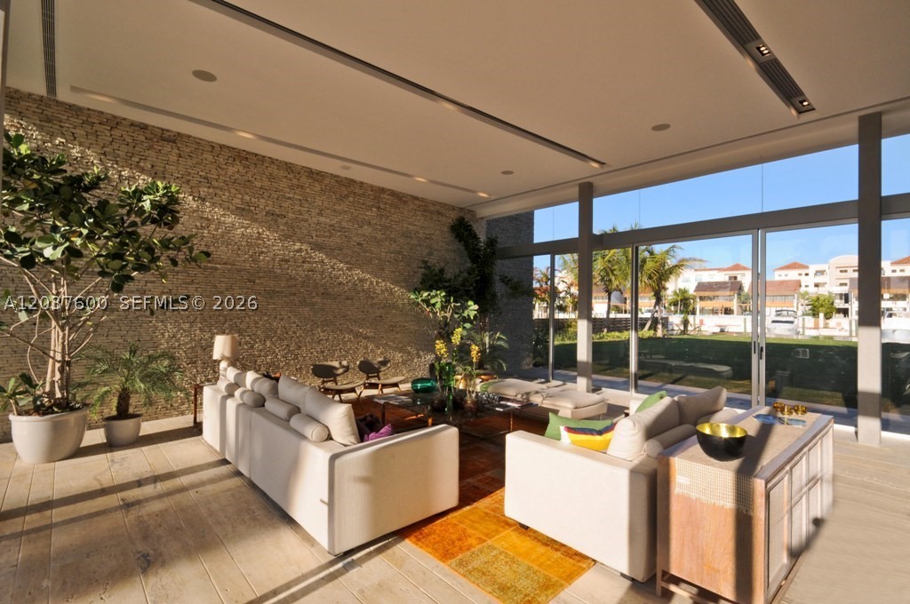0 Marina cc - Image 1
