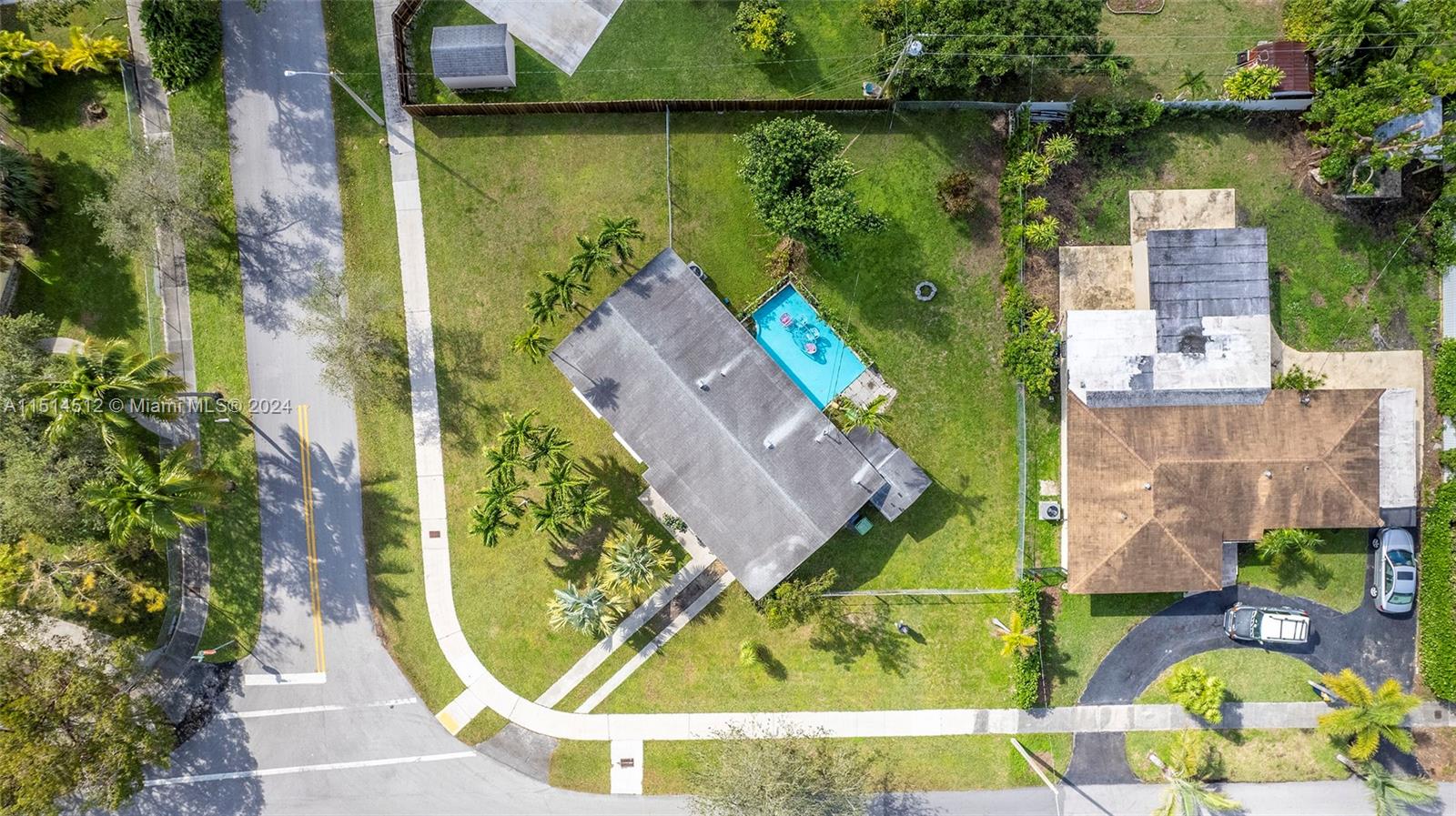 PINE TREE MANOR SEC 4 - Residential