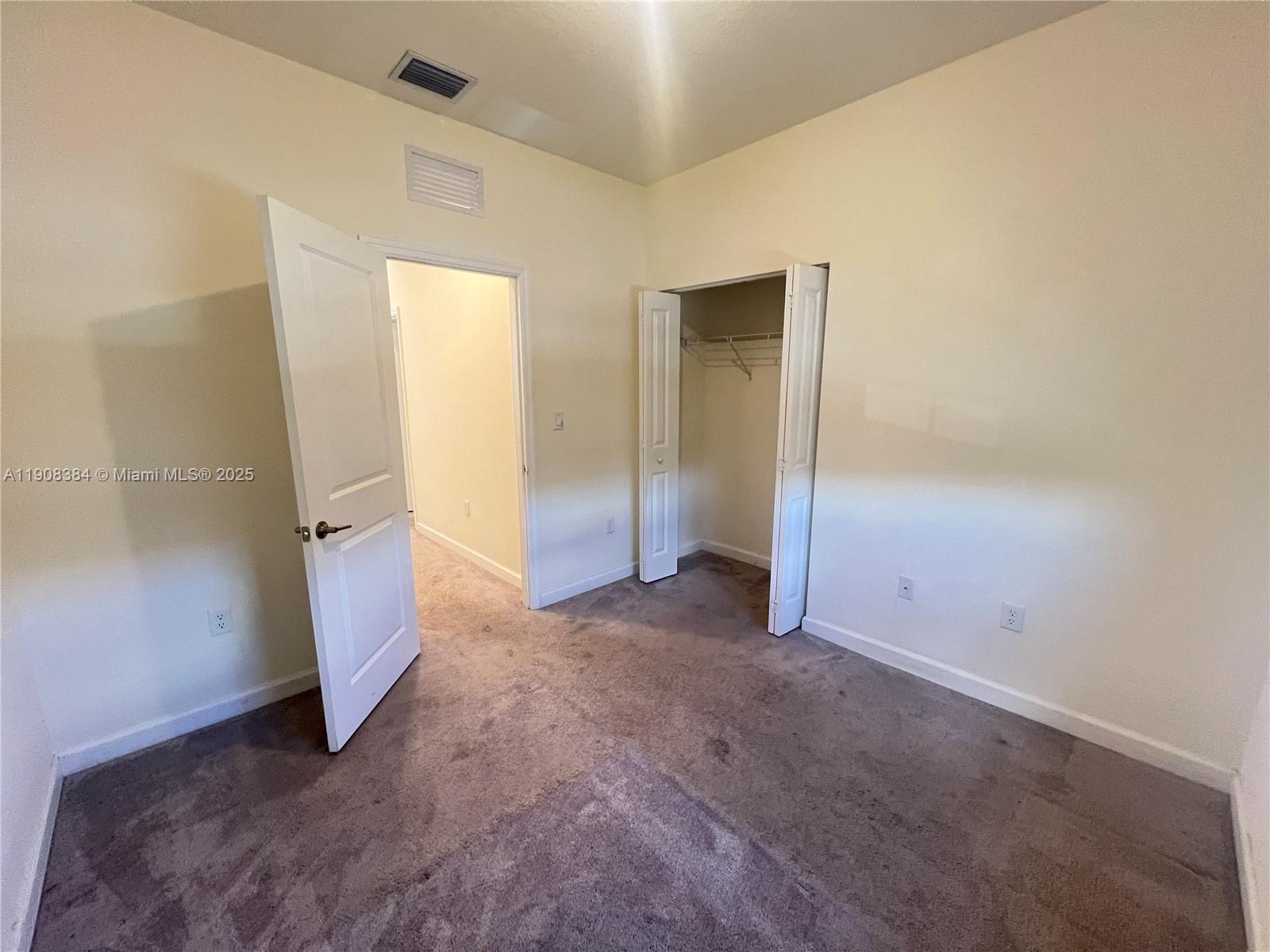 AQUABELLA NORTH REPLAT - Residential Lease