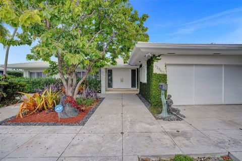12840 Hickory Rd North Miami FL 33181