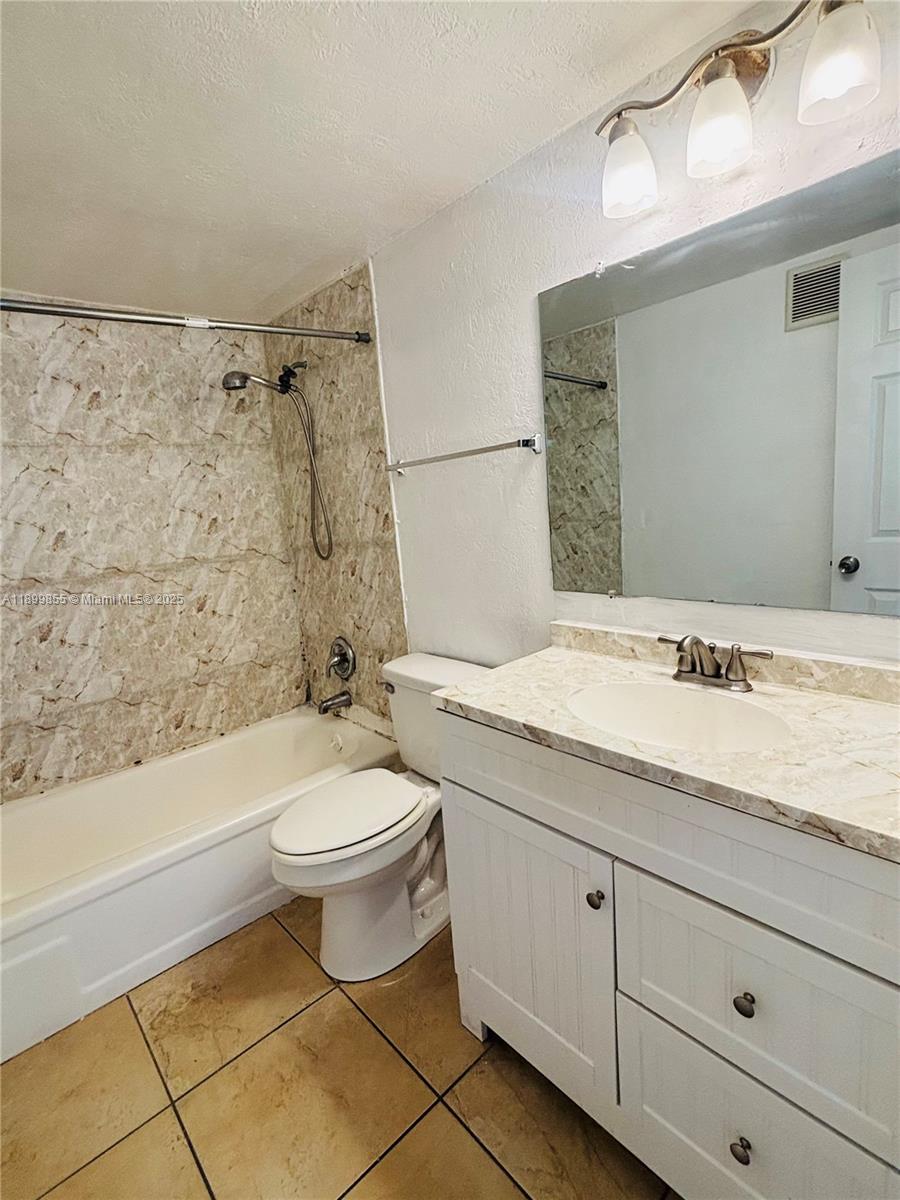 CATALINA ISLES CONDOMINIUM - Residential