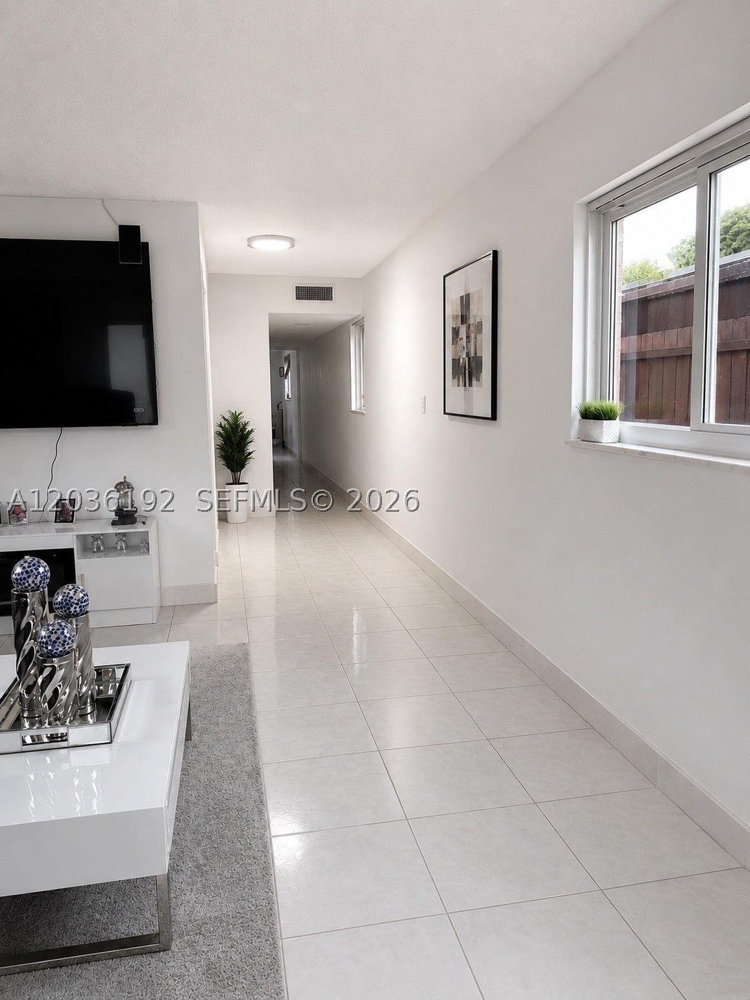 380 W 45th St