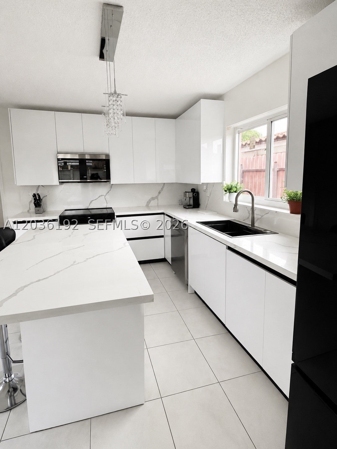 380 W 45th St