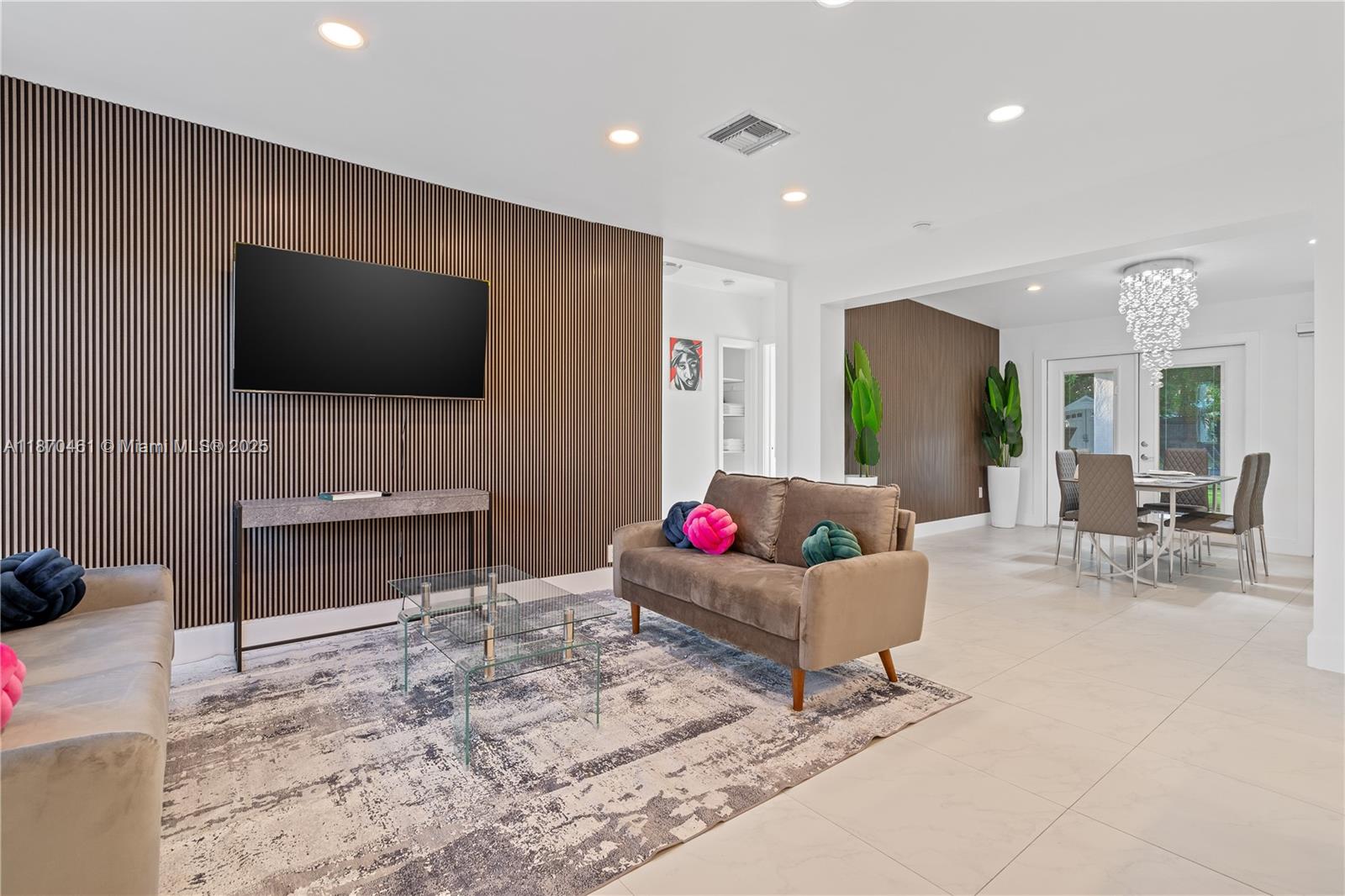 Beautiful home in the heart of Miami — a true oasis with a spacious lot, large pool, lush trees, and a beautiful covered backyard. The house is in great condition, recently renovated, fully furnished, and ready for move-in, whether for a long-term stay or a short-term rental.