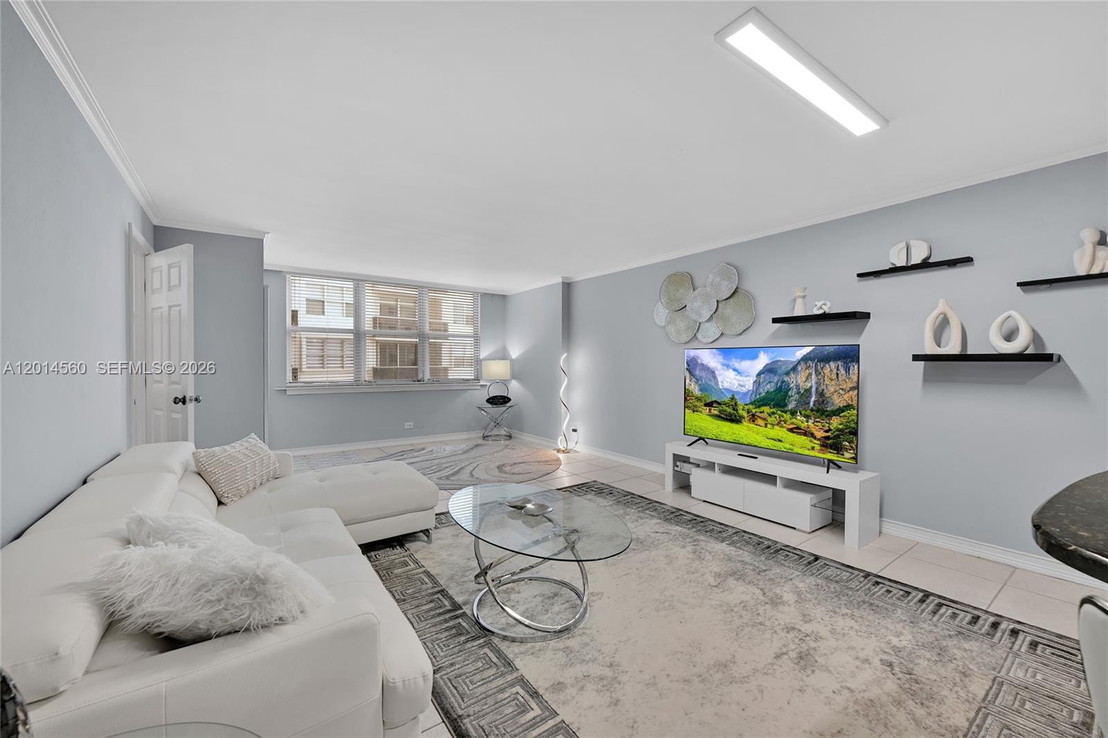 6039 Collins Ave 621