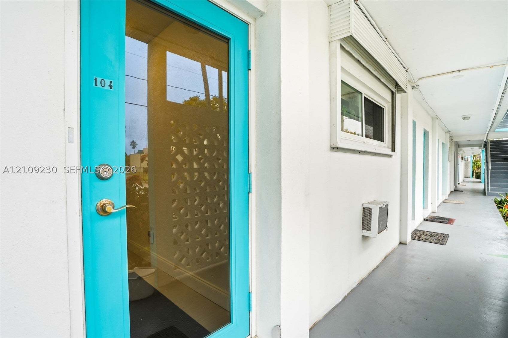 2500 Diana Dr 104