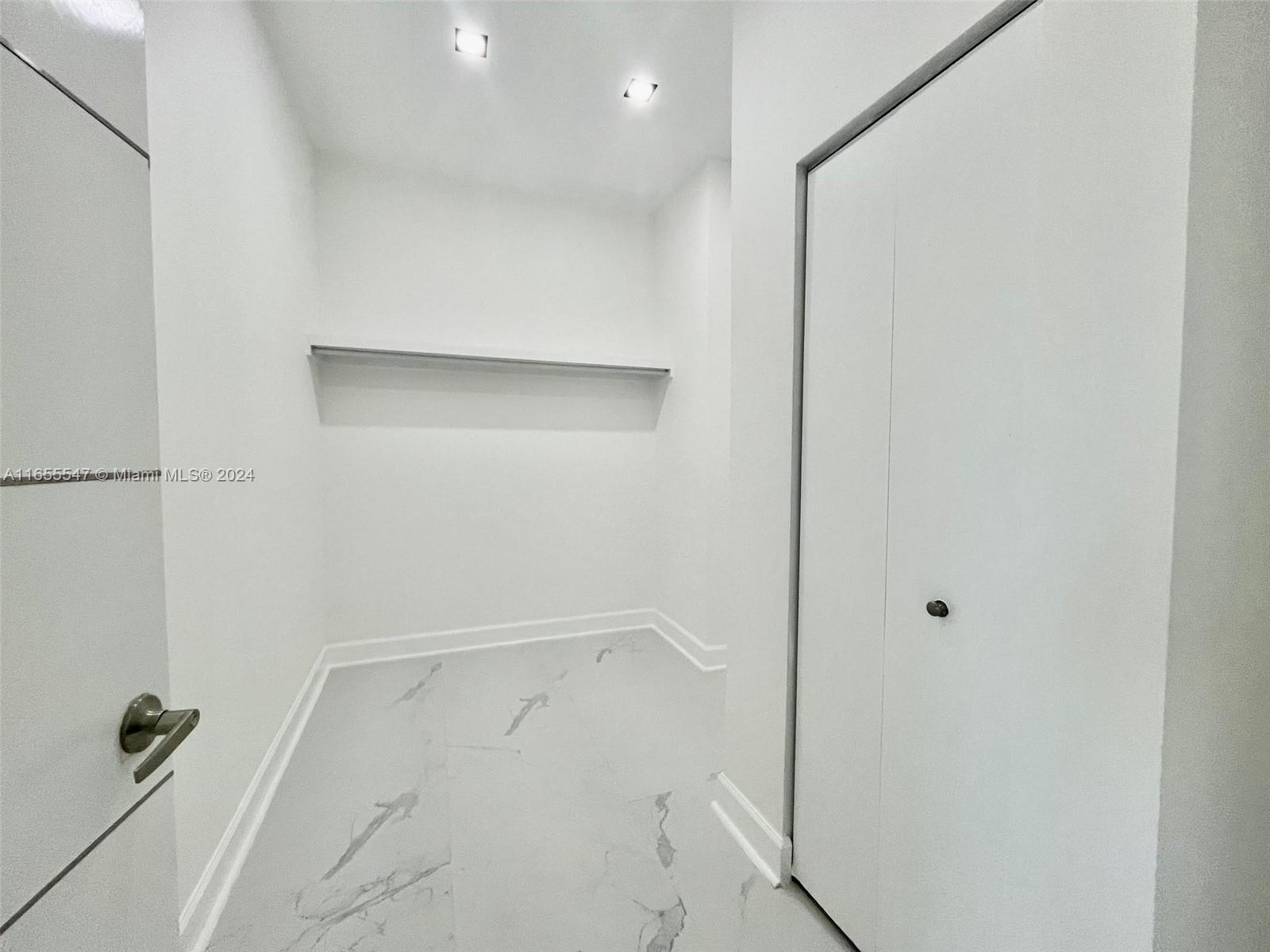 Photo 9 of 28 of 1410 Euclid Ave A townhome