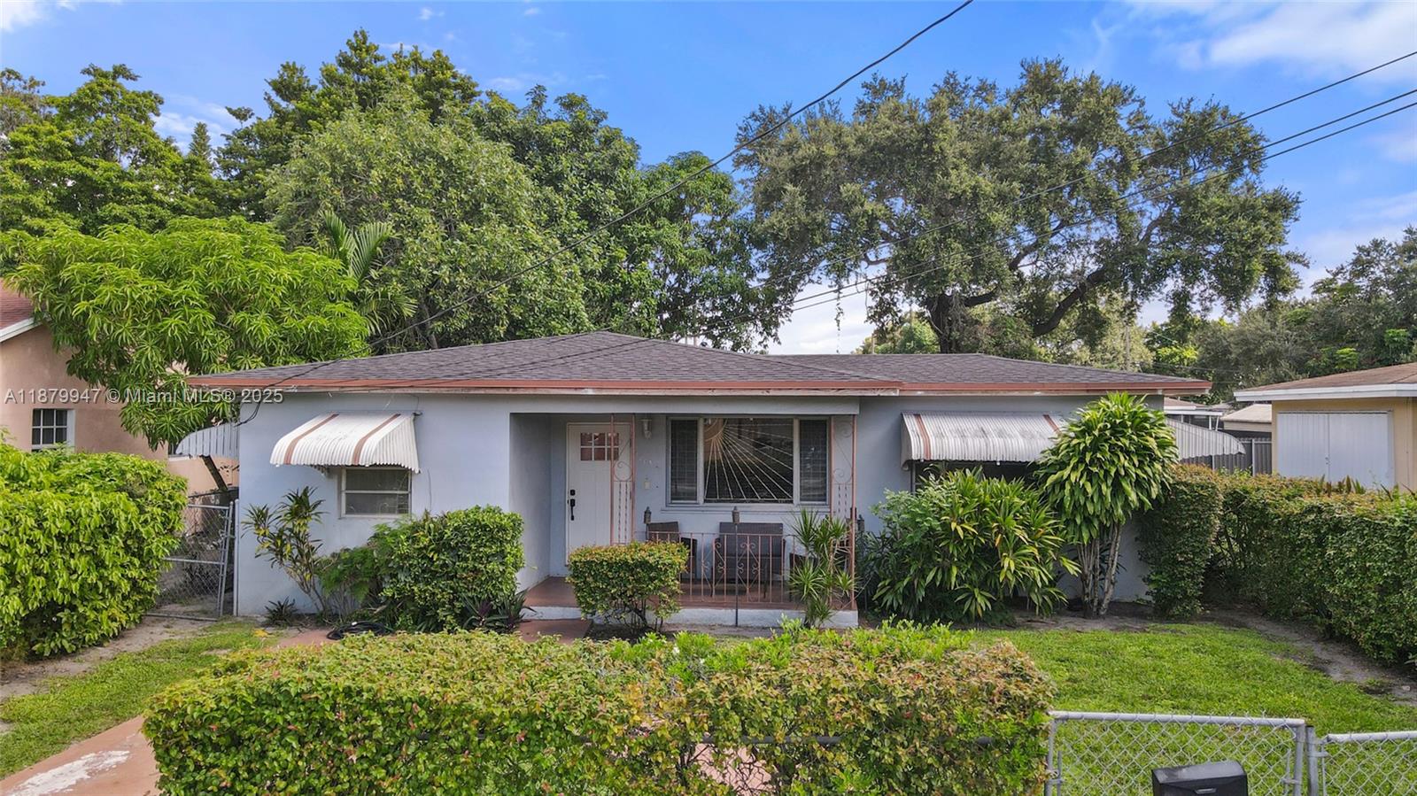 SEMINOLE LAWNS - Residential