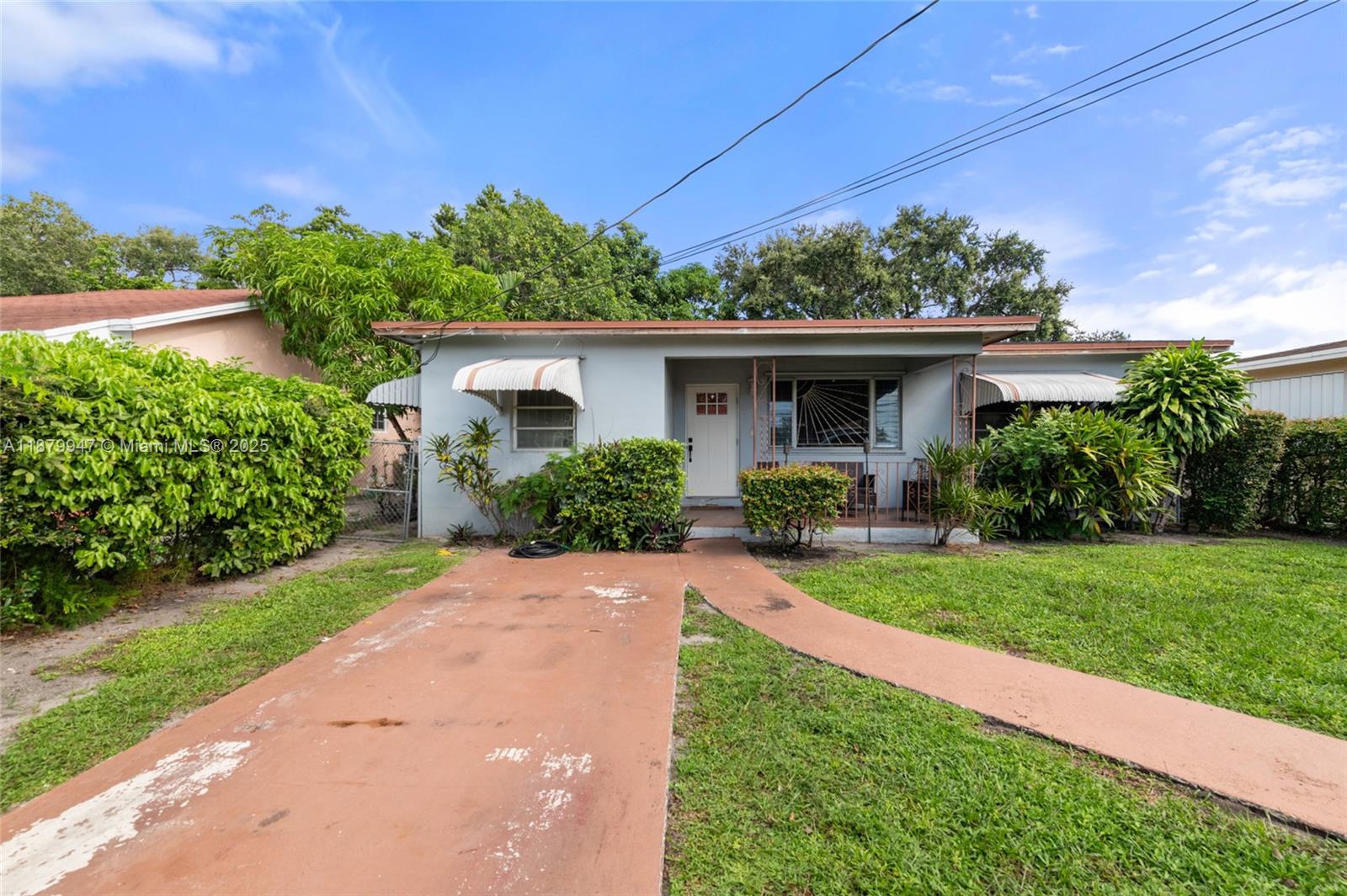 SEMINOLE LAWNS - Residential