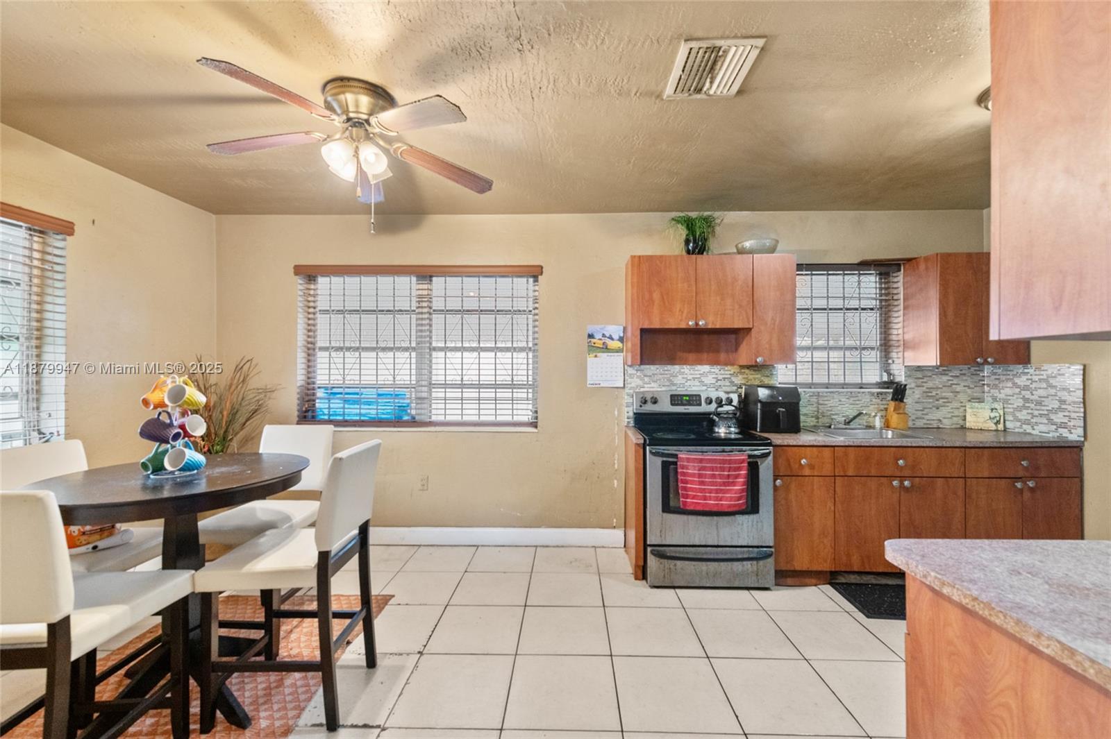 SEMINOLE LAWNS - Residential