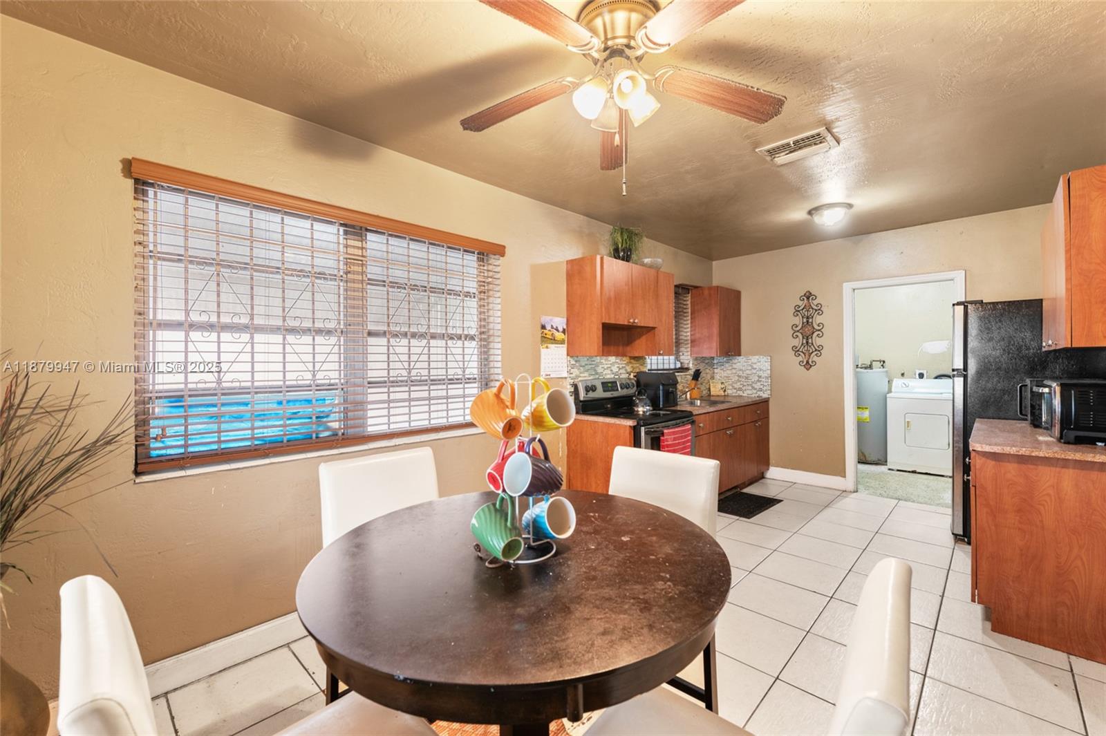 SEMINOLE LAWNS - Residential