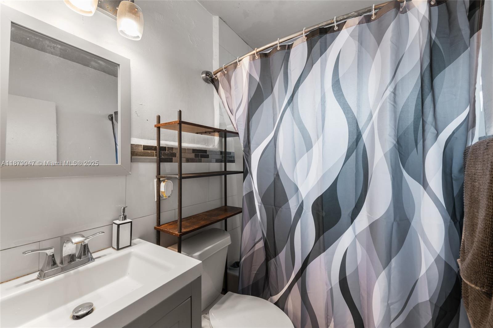 SEMINOLE LAWNS - Residential