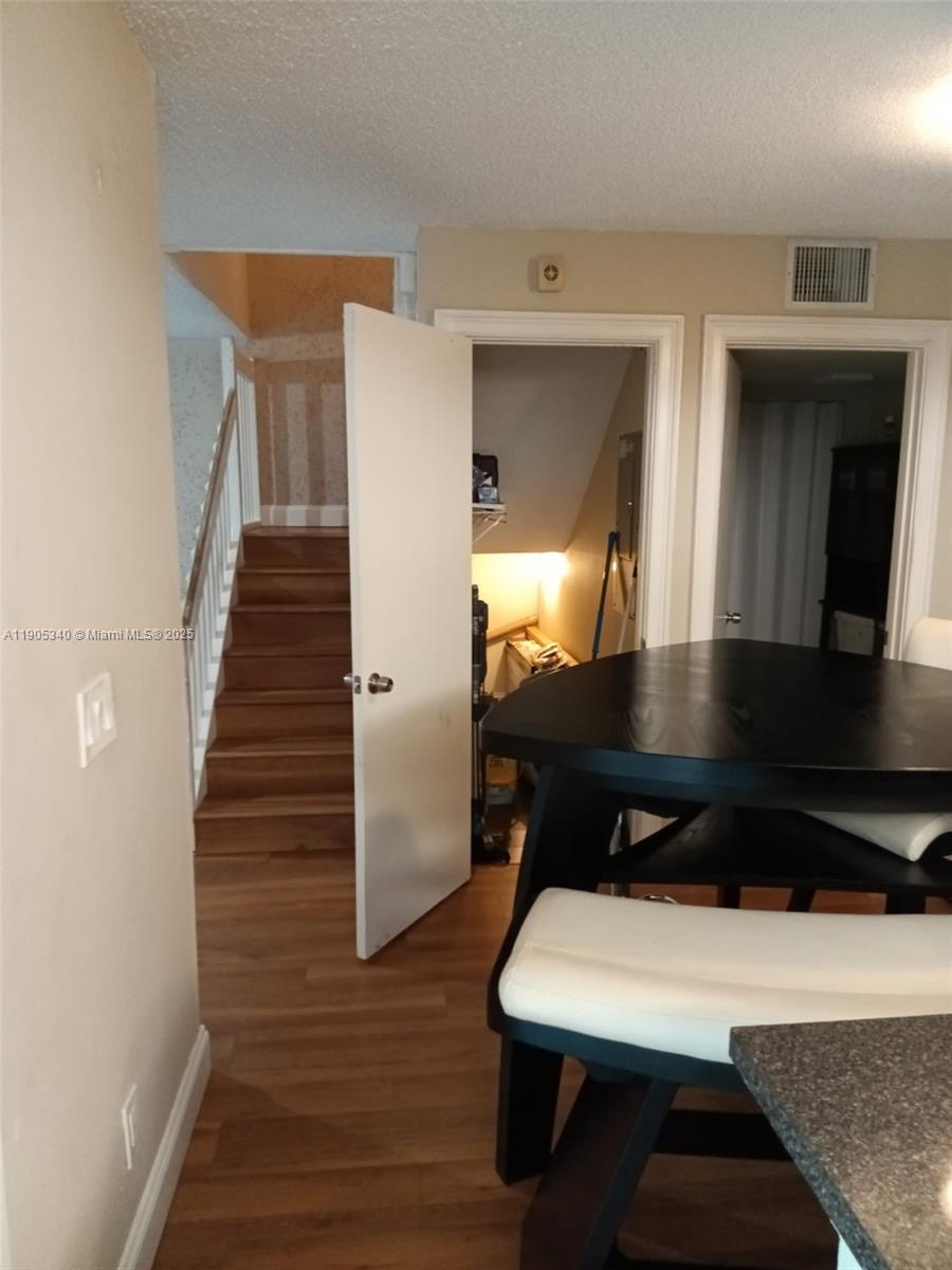 WOODVILLE - Residential Lease