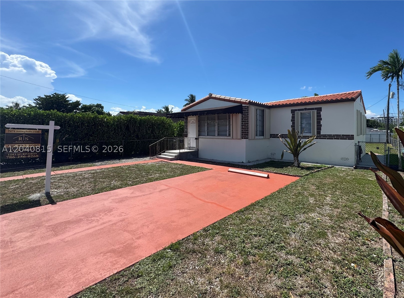 459 SE 3rd St - Image 1