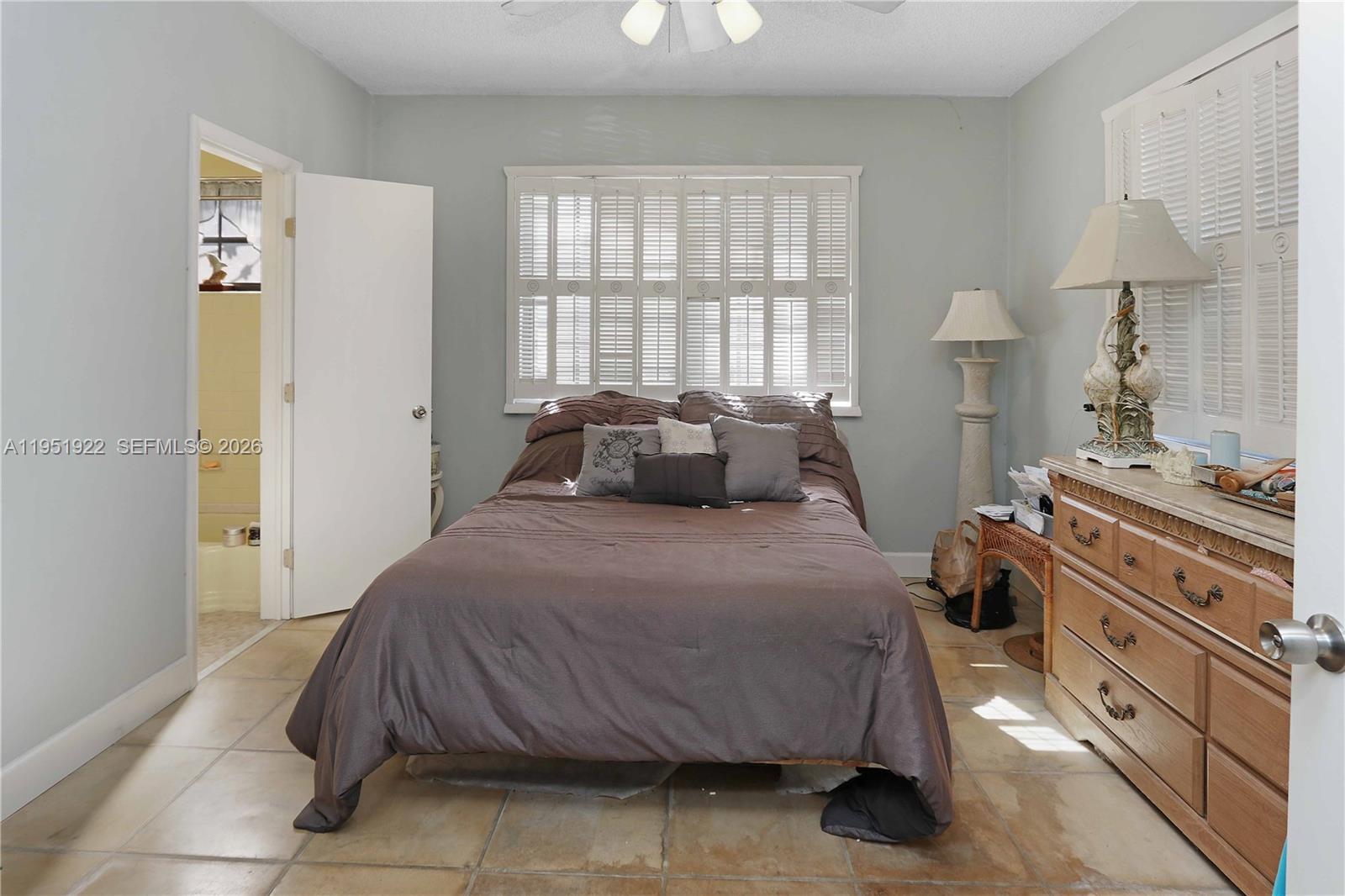 COUNTRY CLUB HOMES - Residential