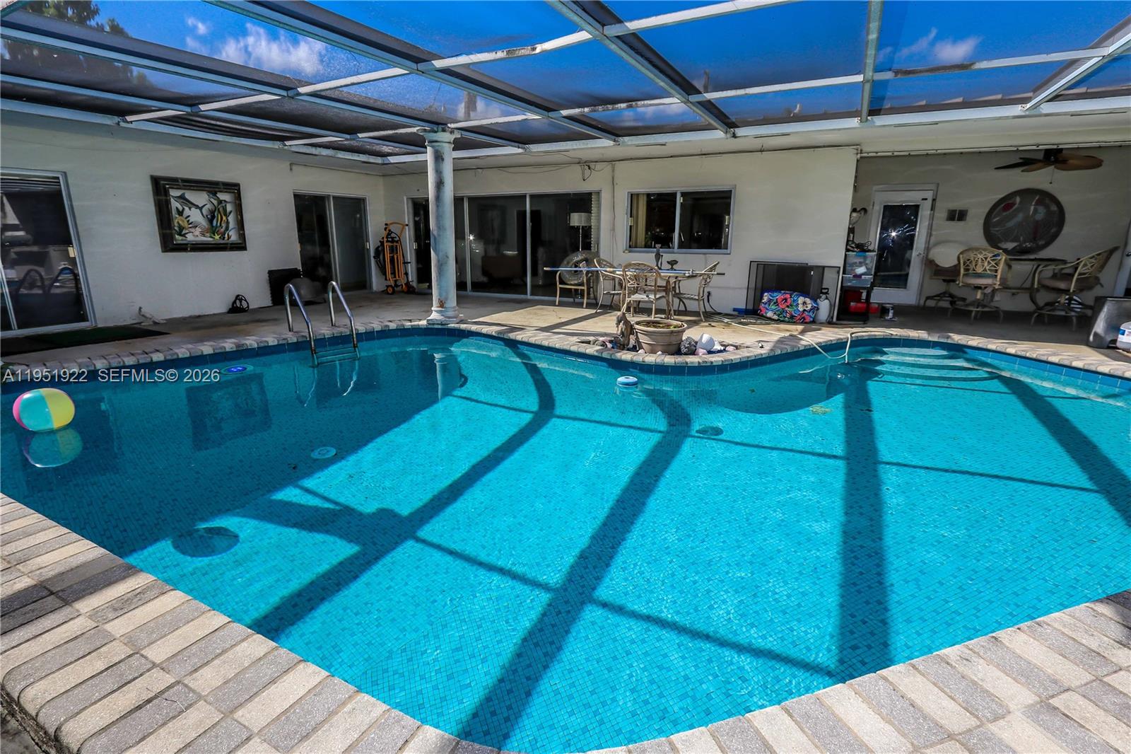 COUNTRY CLUB HOMES - Residential