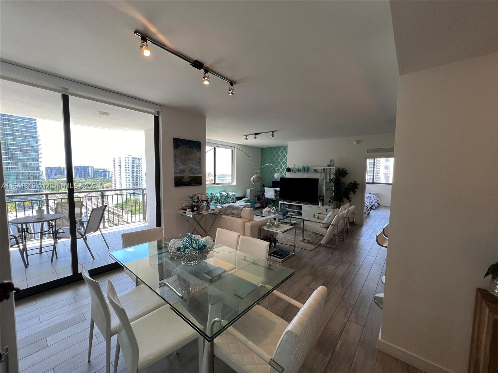 999 SW 1st Ave 1504