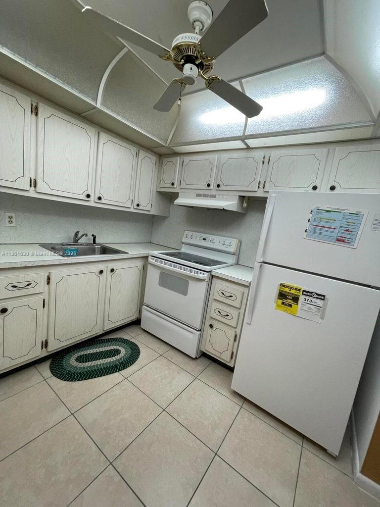 WINDSOR CONDOS - Residential Lease